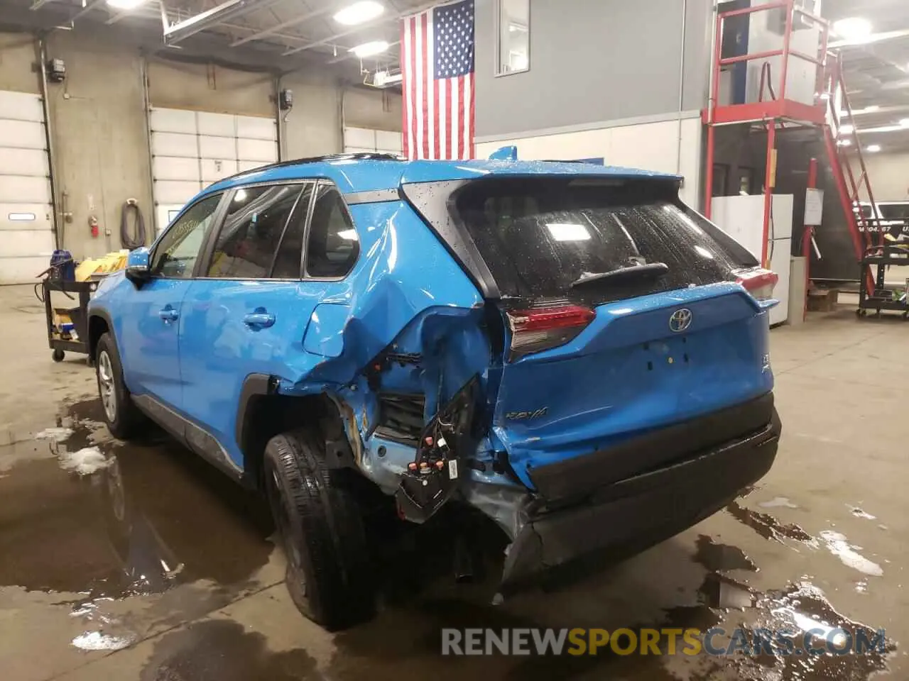3 Фотография поврежденного автомобиля 2T3G1RFV4LC069679 TOYOTA RAV4 2020