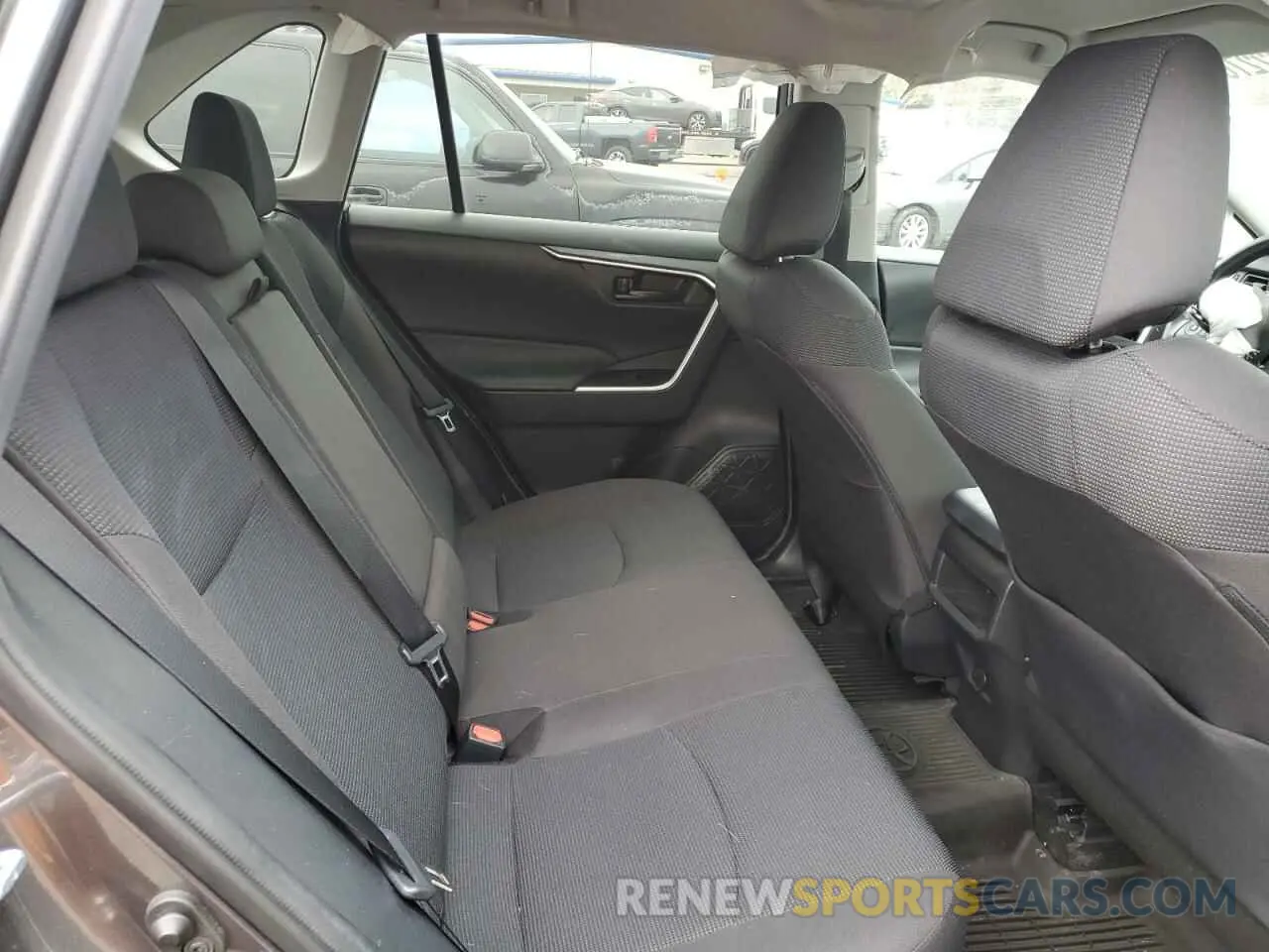 10 Фотография поврежденного автомобиля 2T3G1RFV5LC136533 TOYOTA RAV4 2020