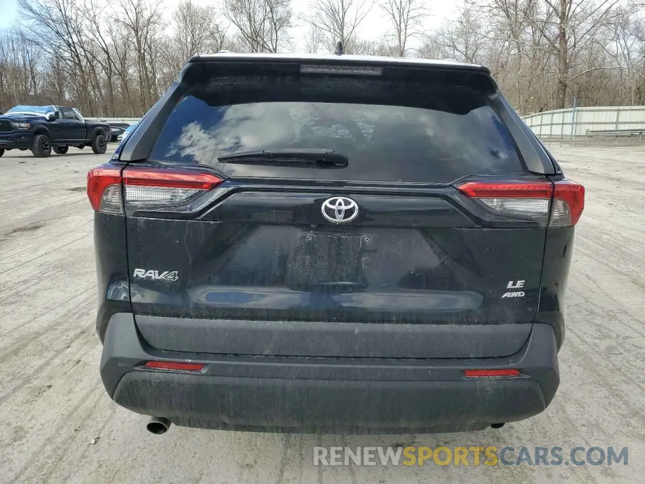 6 Photograph of a damaged car 2T3G1RFV6LC122222 TOYOTA RAV4 2020