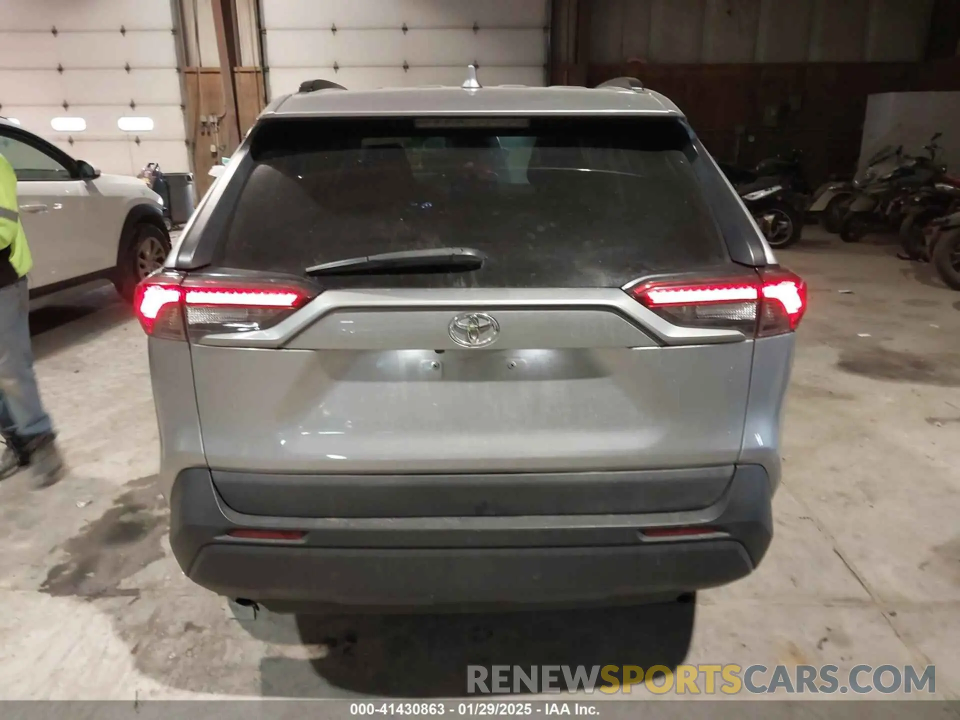 16 Фотография поврежденного автомобиля 2T3G1RFV6LW128102 TOYOTA RAV4 2020