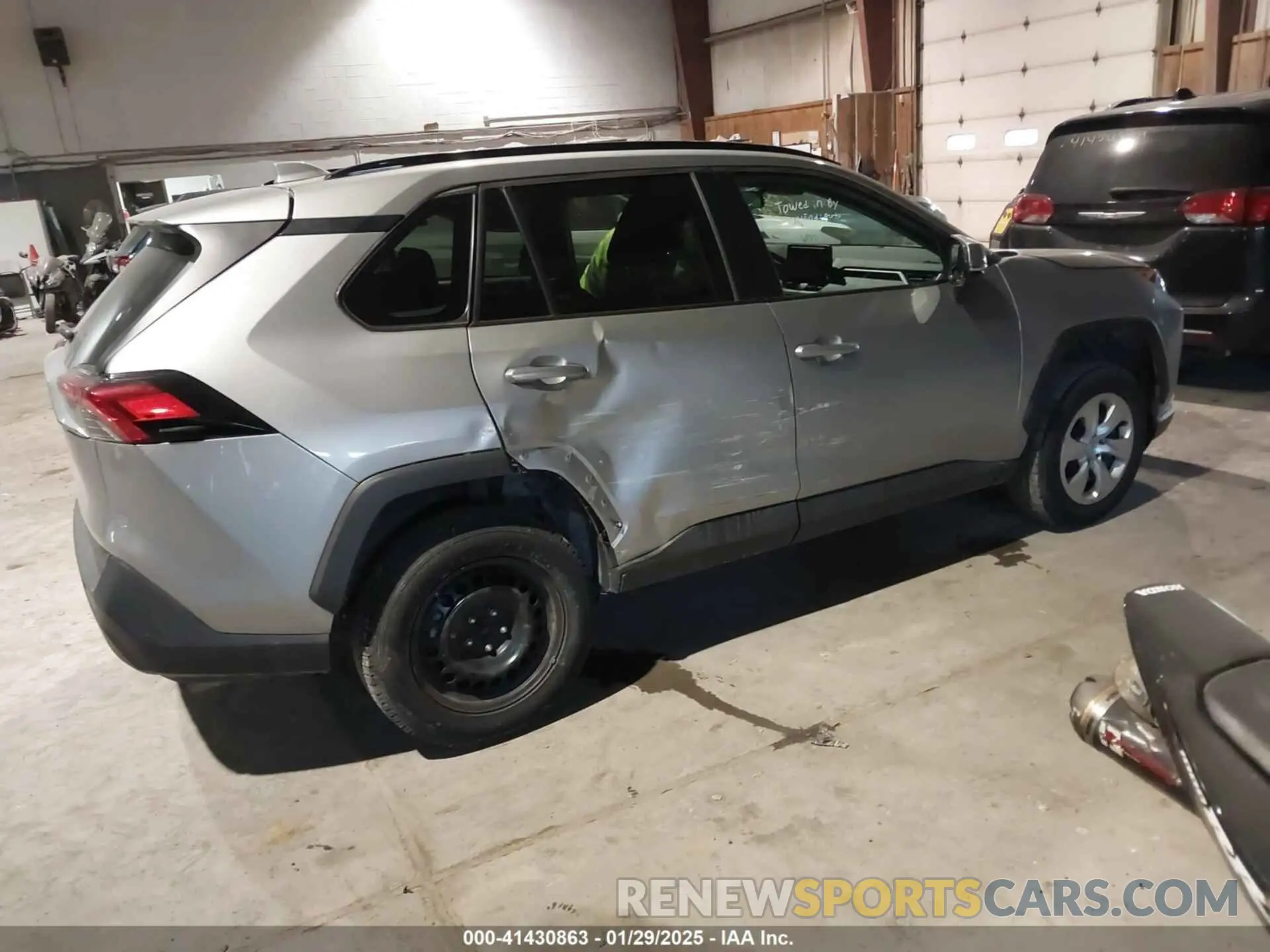 4 Фотография поврежденного автомобиля 2T3G1RFV6LW128102 TOYOTA RAV4 2020