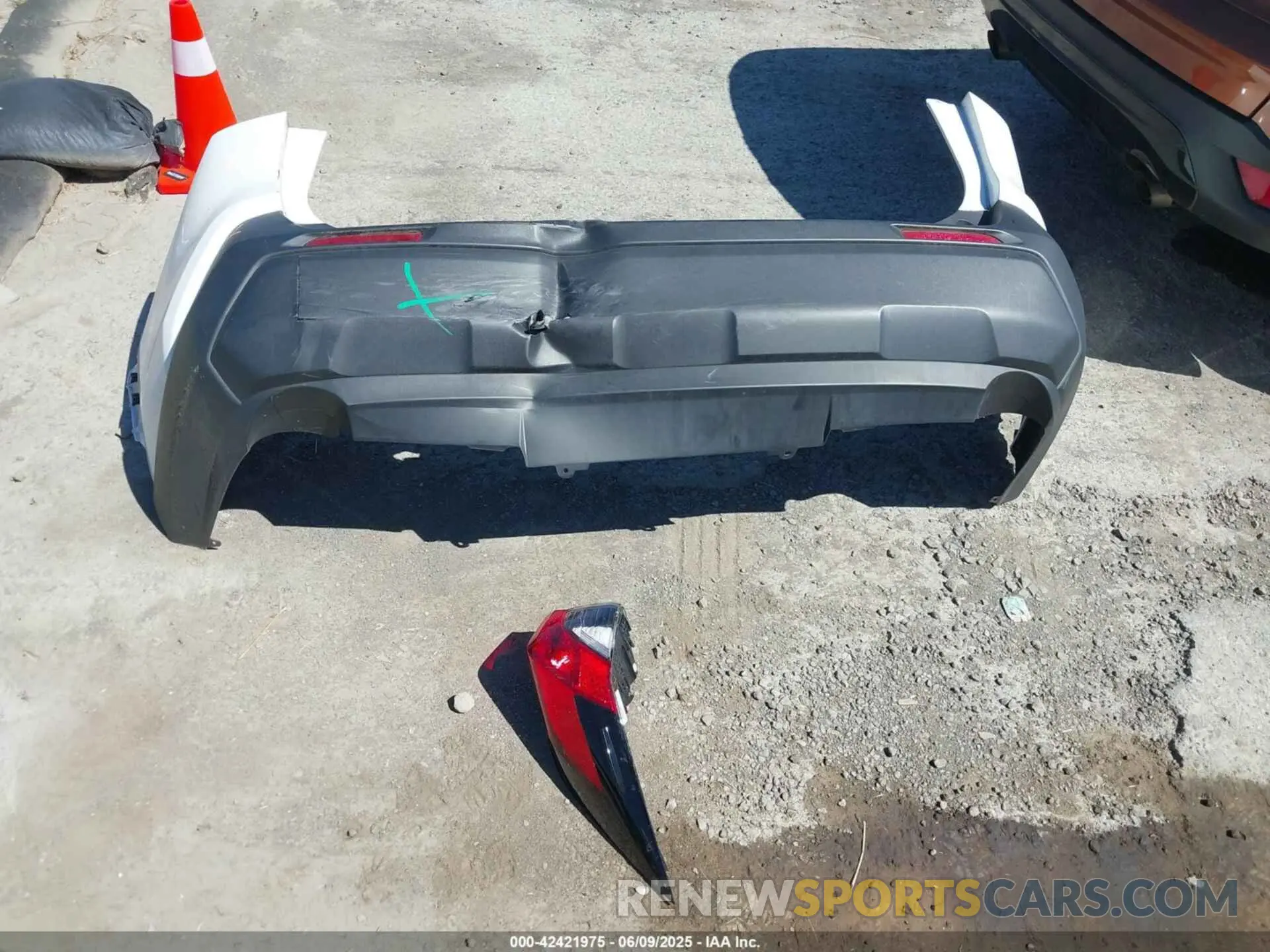 12 Photograph of a damaged car 2T3G1RFV8LC105048 TOYOTA RAV4 2020
