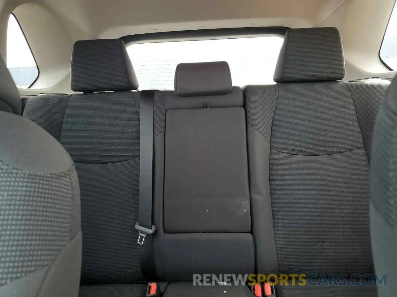 10 Photograph of a damaged car 2T3G1RFV8LC138034 TOYOTA RAV4 2020