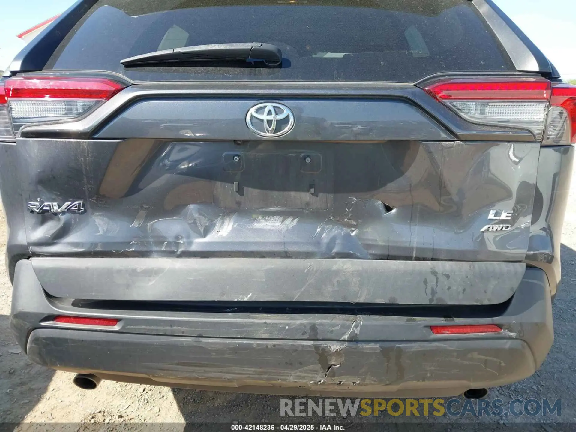17 Photograph of a damaged car 2T3G1RFV9LW089456 TOYOTA RAV4 2020