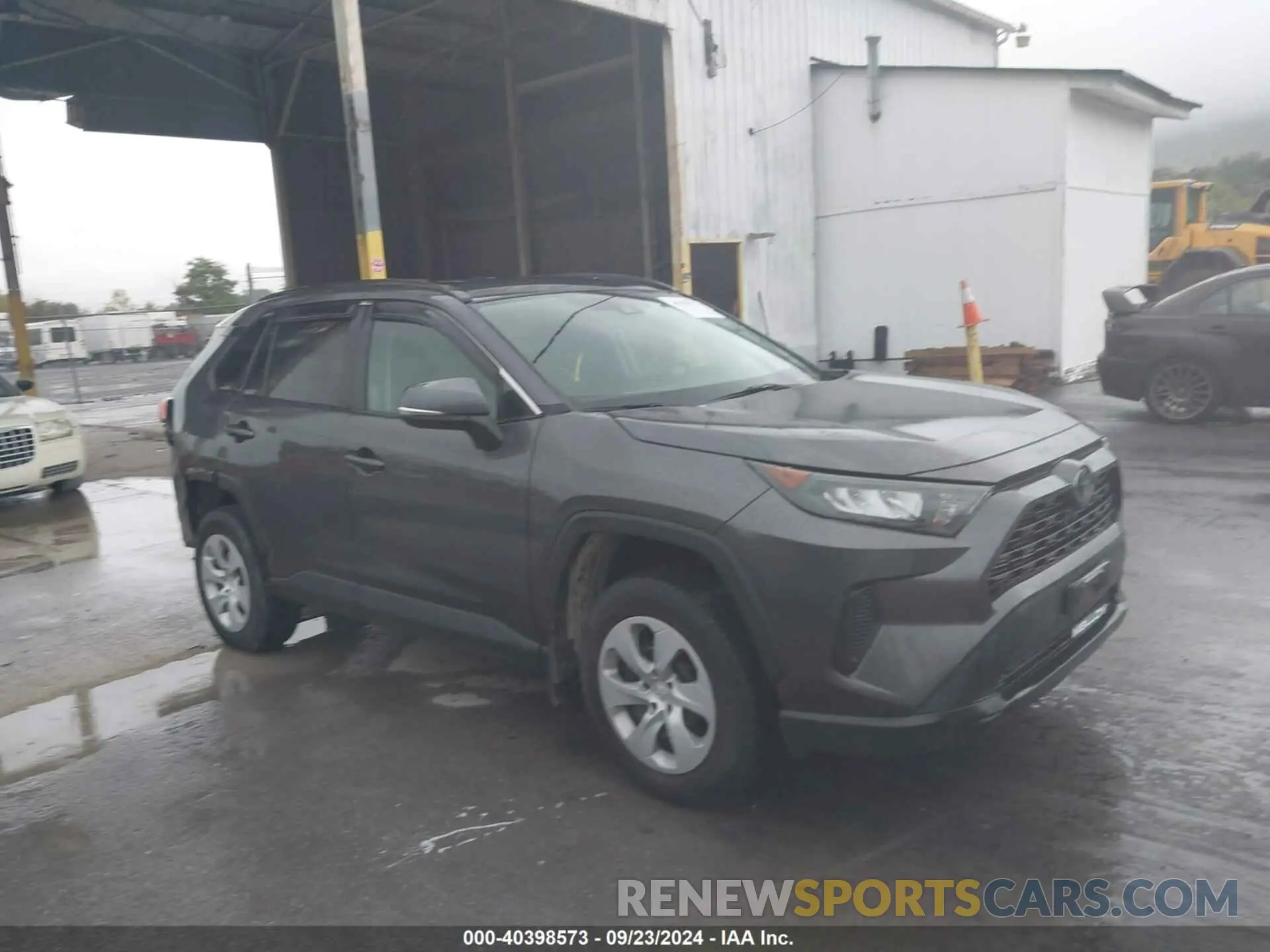 1 Photograph of a damaged car 2T3G1RFVXLW121301 TOYOTA RAV4 2020