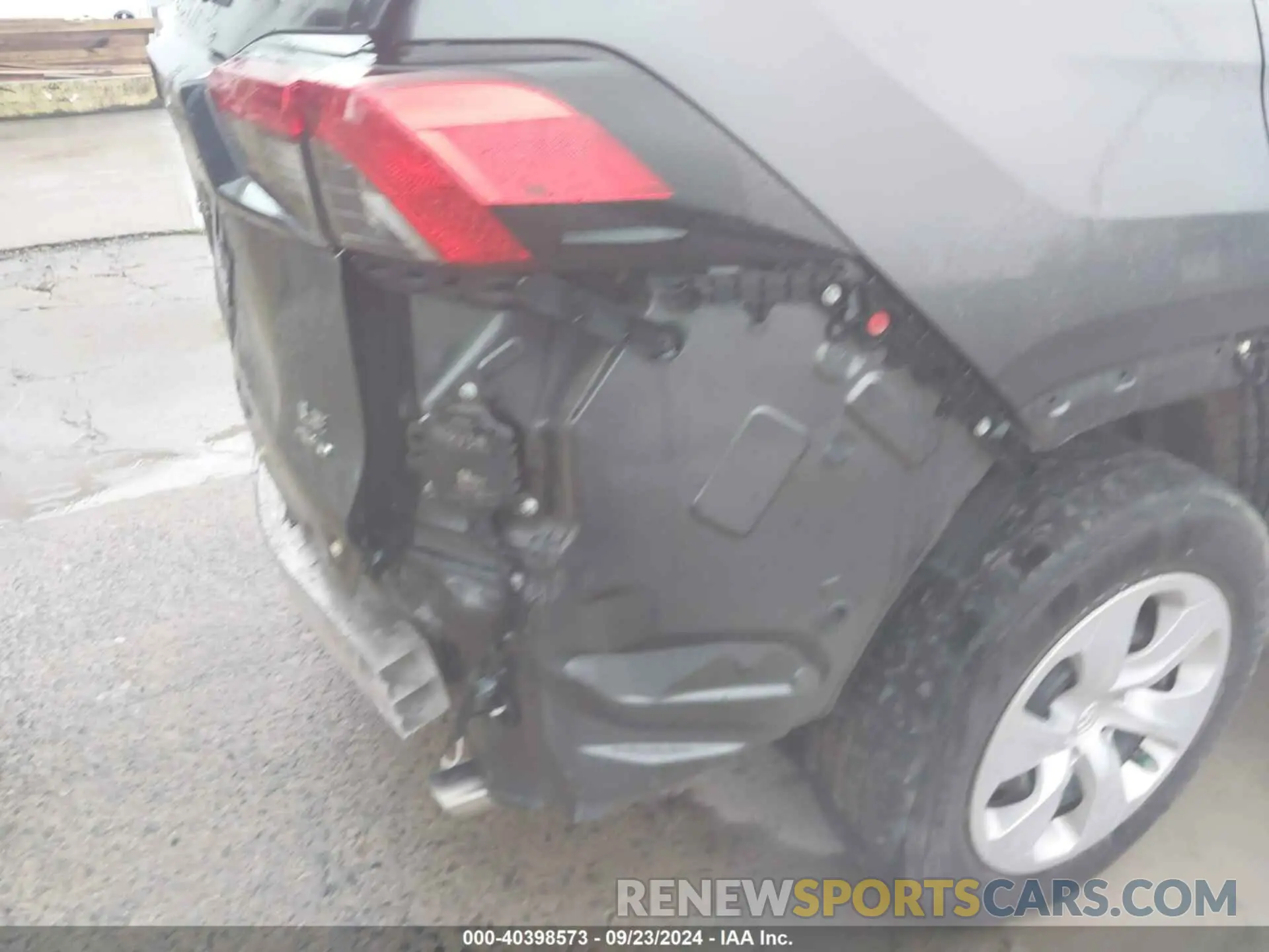 19 Photograph of a damaged car 2T3G1RFVXLW121301 TOYOTA RAV4 2020