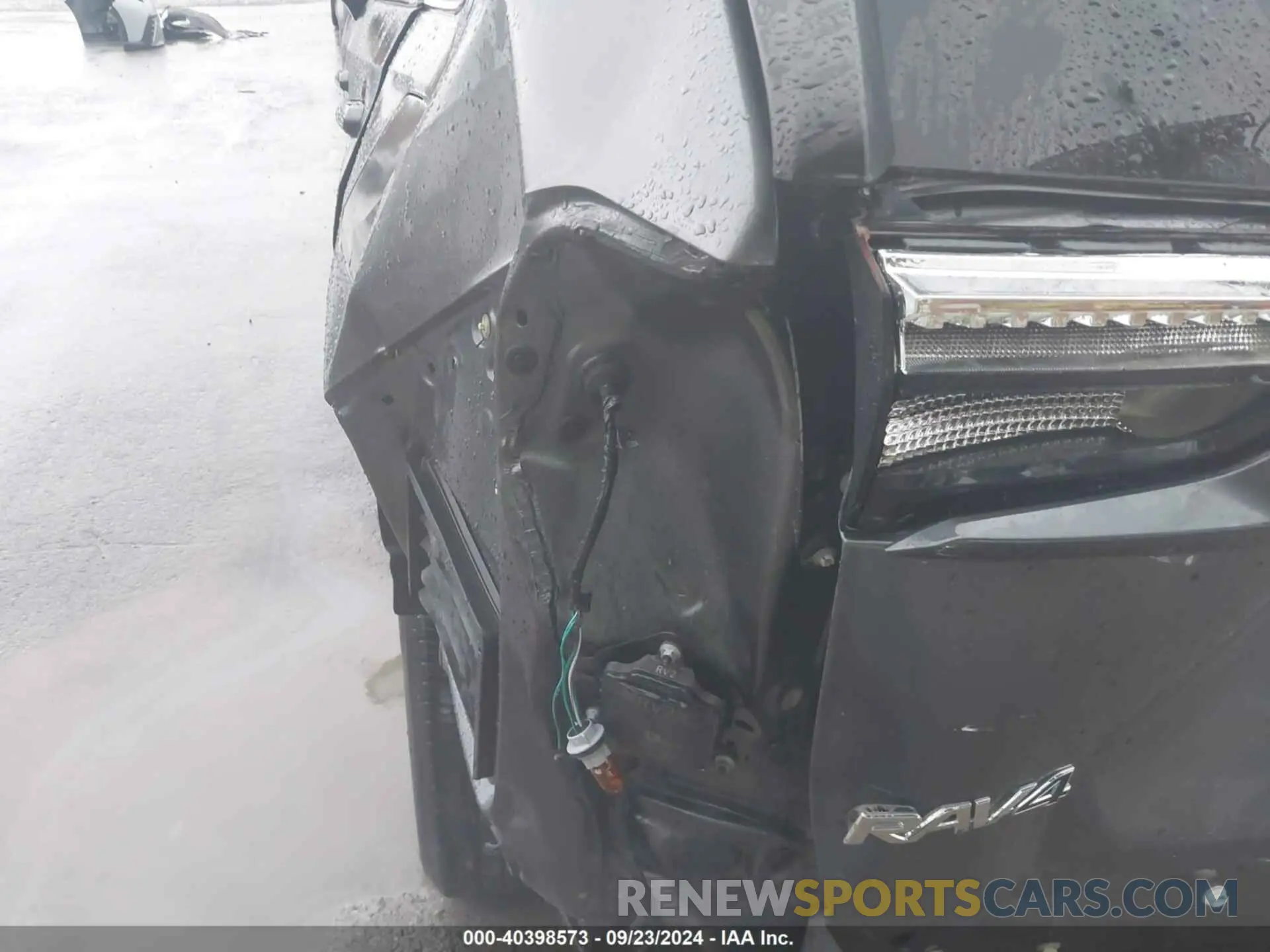 22 Photograph of a damaged car 2T3G1RFVXLW121301 TOYOTA RAV4 2020
