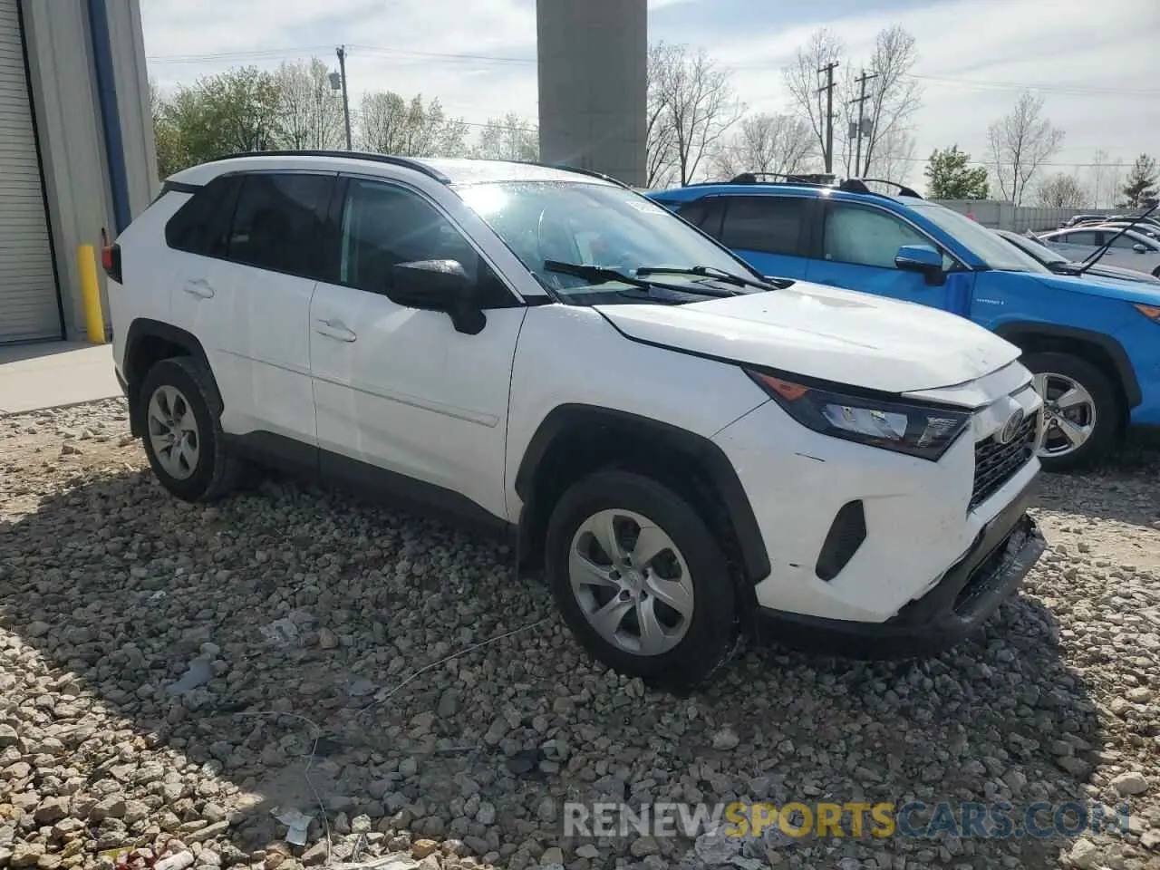 4 Photograph of a damaged car 2T3H1RFV0LC078271 TOYOTA RAV4 2020