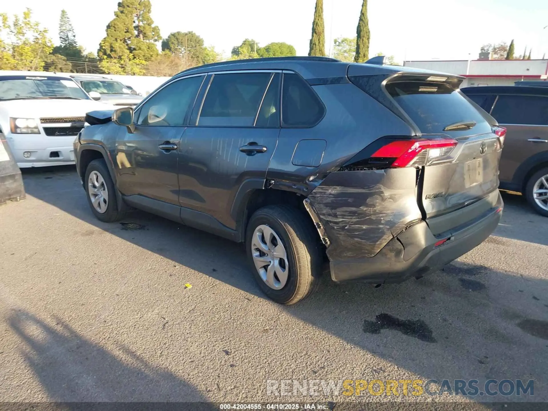 3 Фотография поврежденного автомобиля 2T3H1RFV0LC078920 TOYOTA RAV4 2020