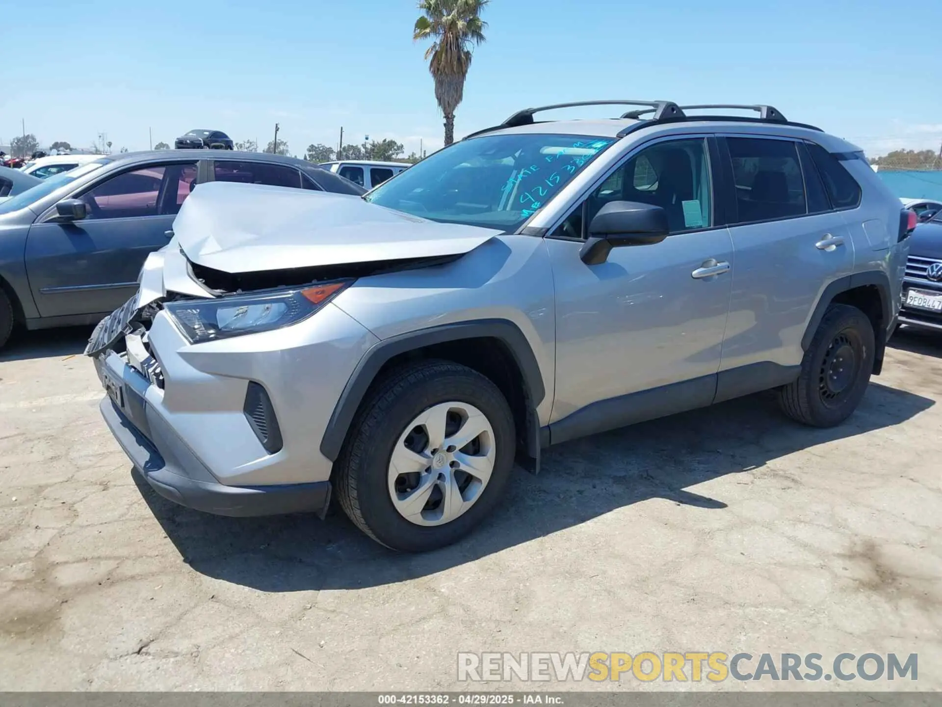 15 Photograph of a damaged car 2T3H1RFV0LC081042 TOYOTA RAV4 2020