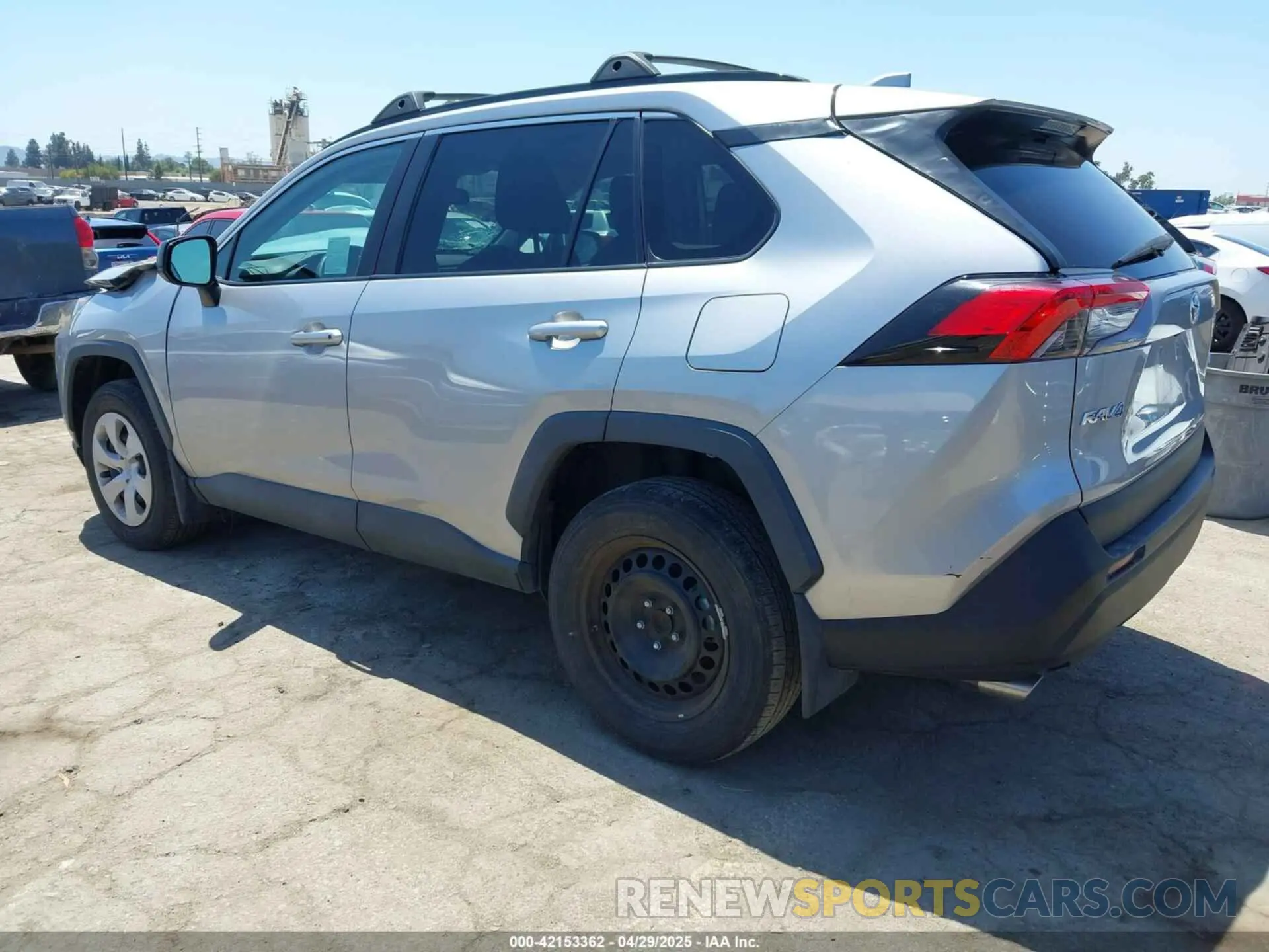 3 Photograph of a damaged car 2T3H1RFV0LC081042 TOYOTA RAV4 2020