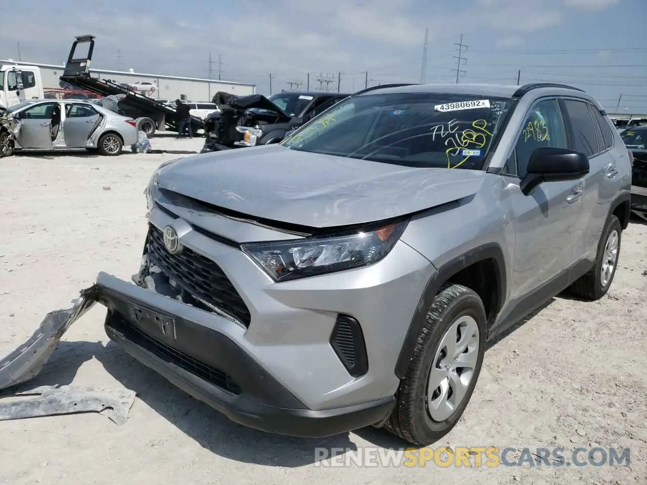 2 Photograph of a damaged car 2T3H1RFV0LW071206 TOYOTA RAV4 2020