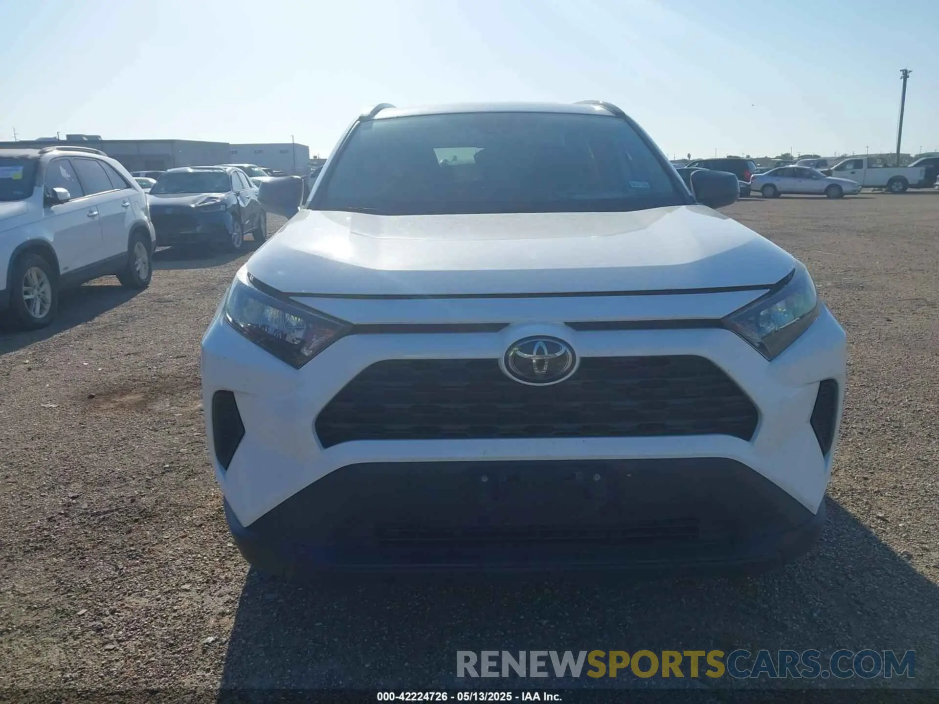 13 Photograph of a damaged car 2T3H1RFV0LW077300 TOYOTA RAV4 2020