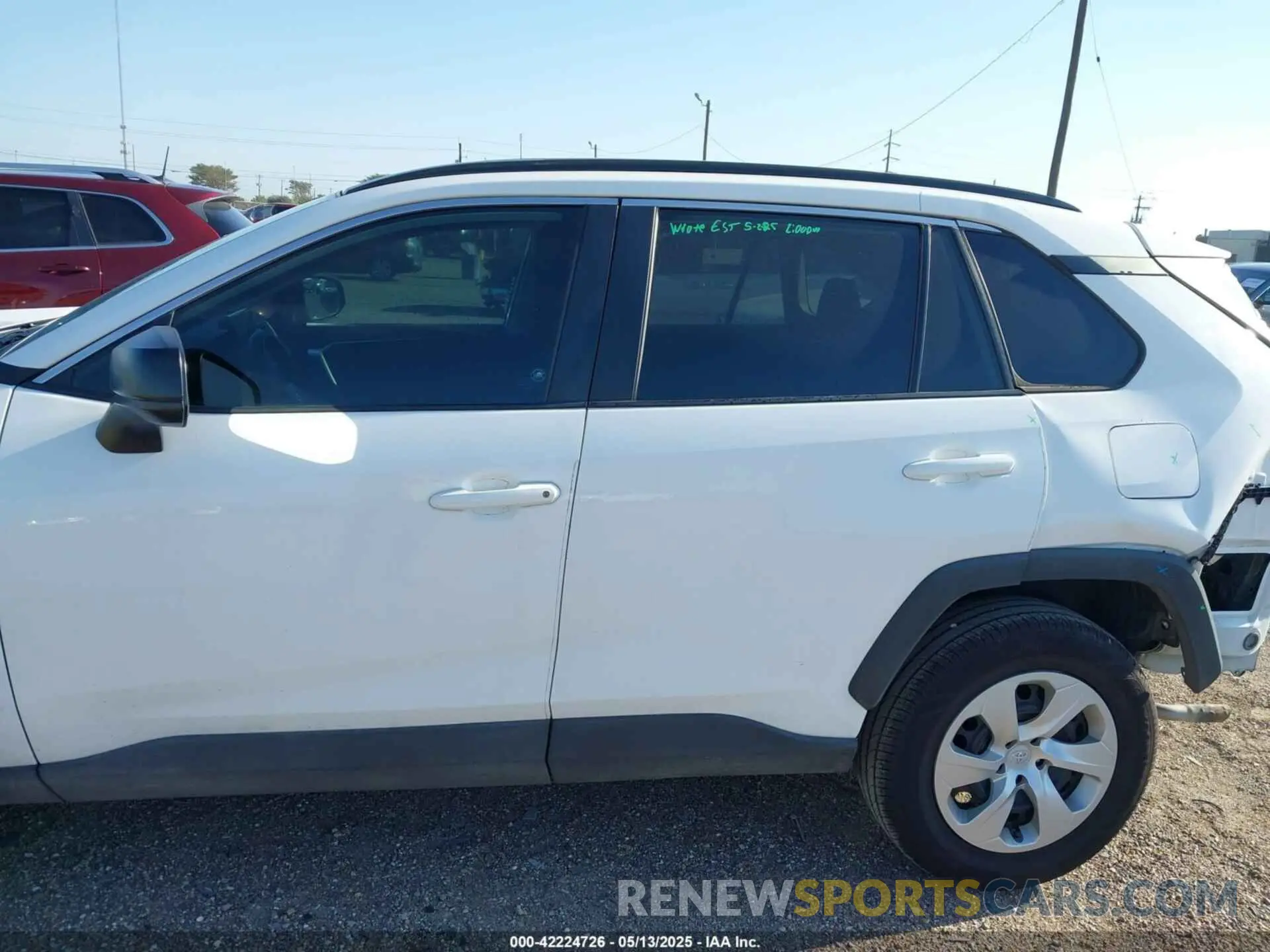 15 Photograph of a damaged car 2T3H1RFV0LW077300 TOYOTA RAV4 2020