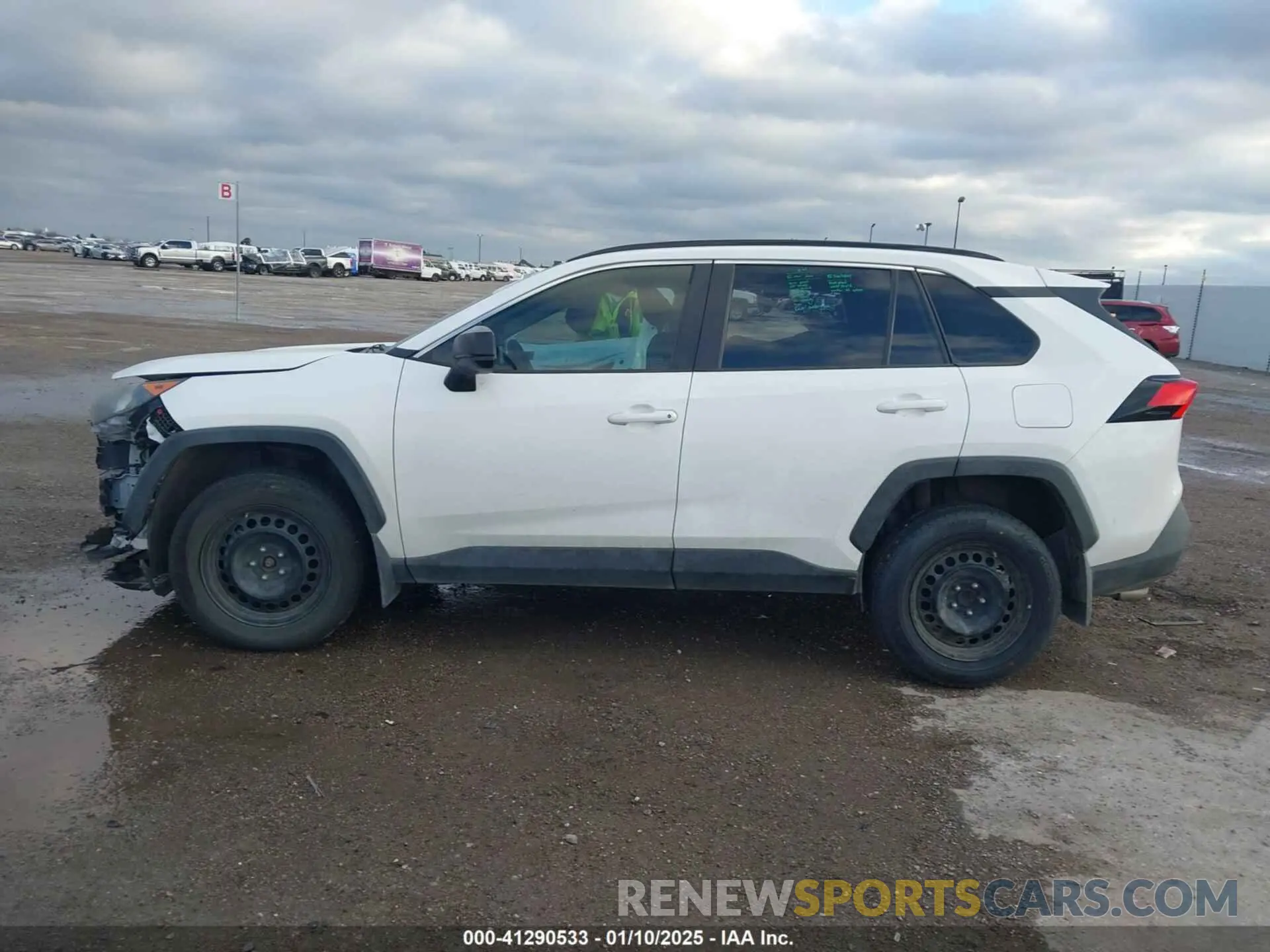 15 Photograph of a damaged car 2T3H1RFV0LW079239 TOYOTA RAV4 2020