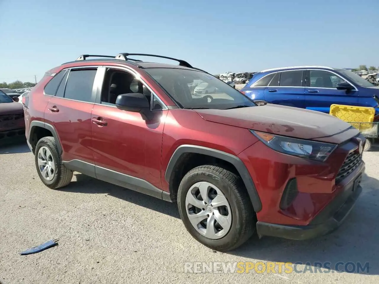 4 Photograph of a damaged car 2T3H1RFV0LW088104 TOYOTA RAV4 2020