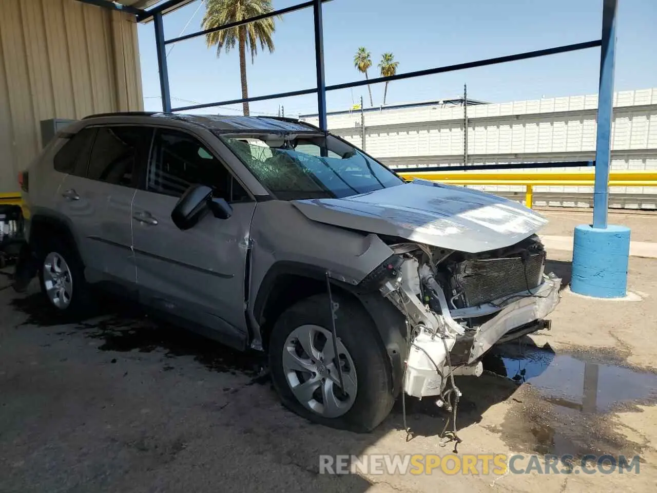 4 Photograph of a damaged car 2T3H1RFV0LW094890 TOYOTA RAV4 2020