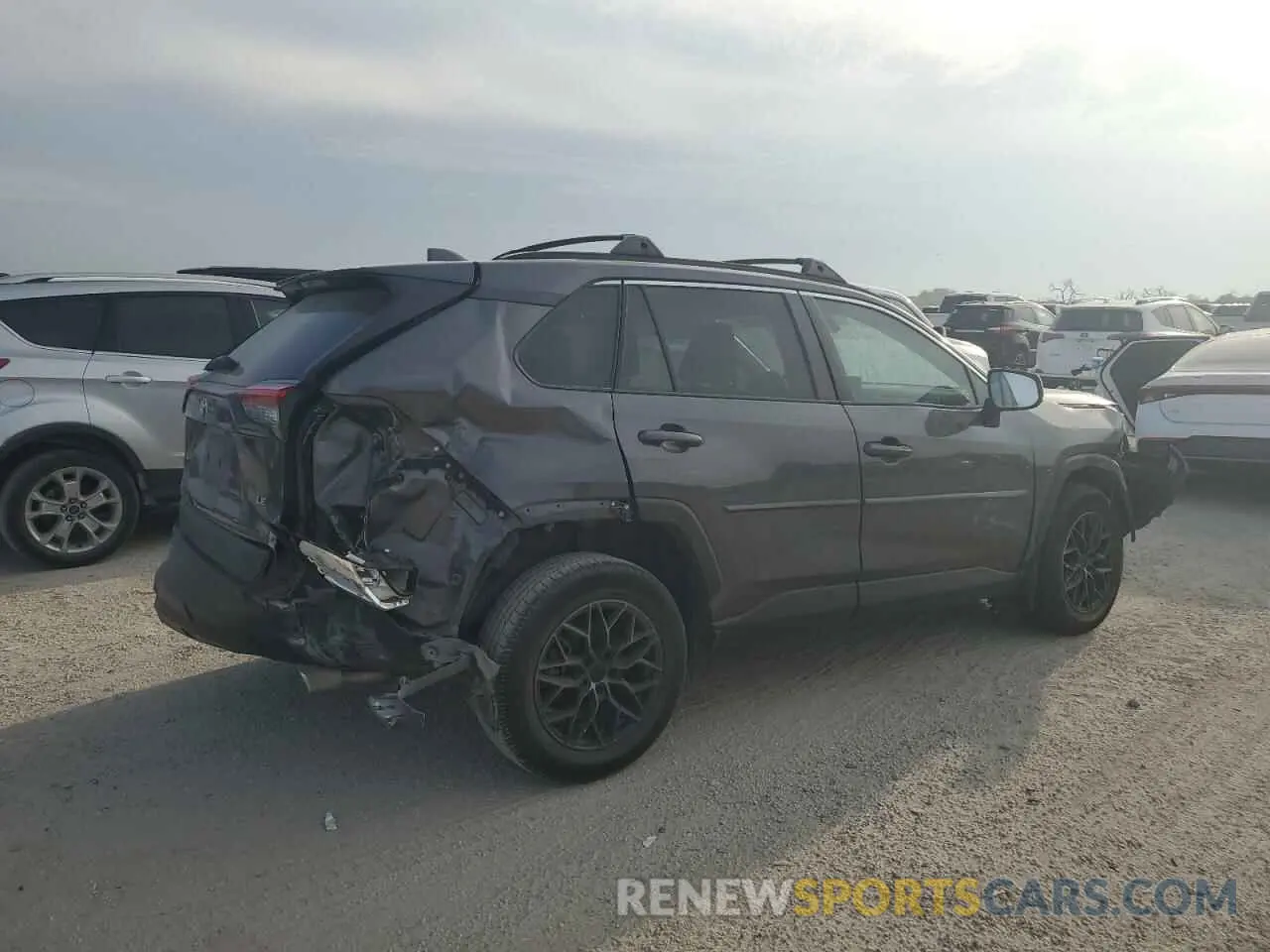 3 Фотография поврежденного автомобиля 2T3H1RFV1LC068851 TOYOTA RAV4 2020