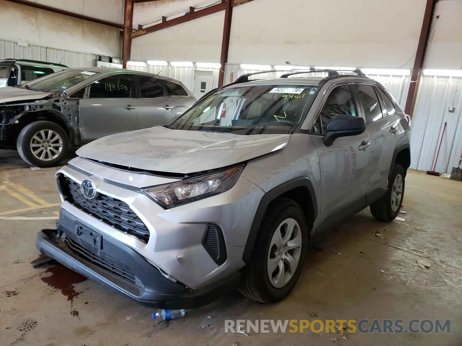 2 Photograph of a damaged car 2T3H1RFV1LW079461 TOYOTA RAV4 2020