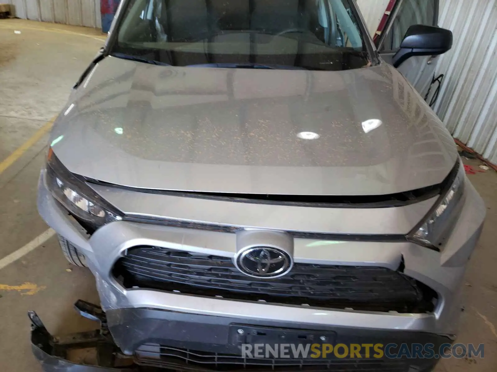 7 Photograph of a damaged car 2T3H1RFV1LW079461 TOYOTA RAV4 2020