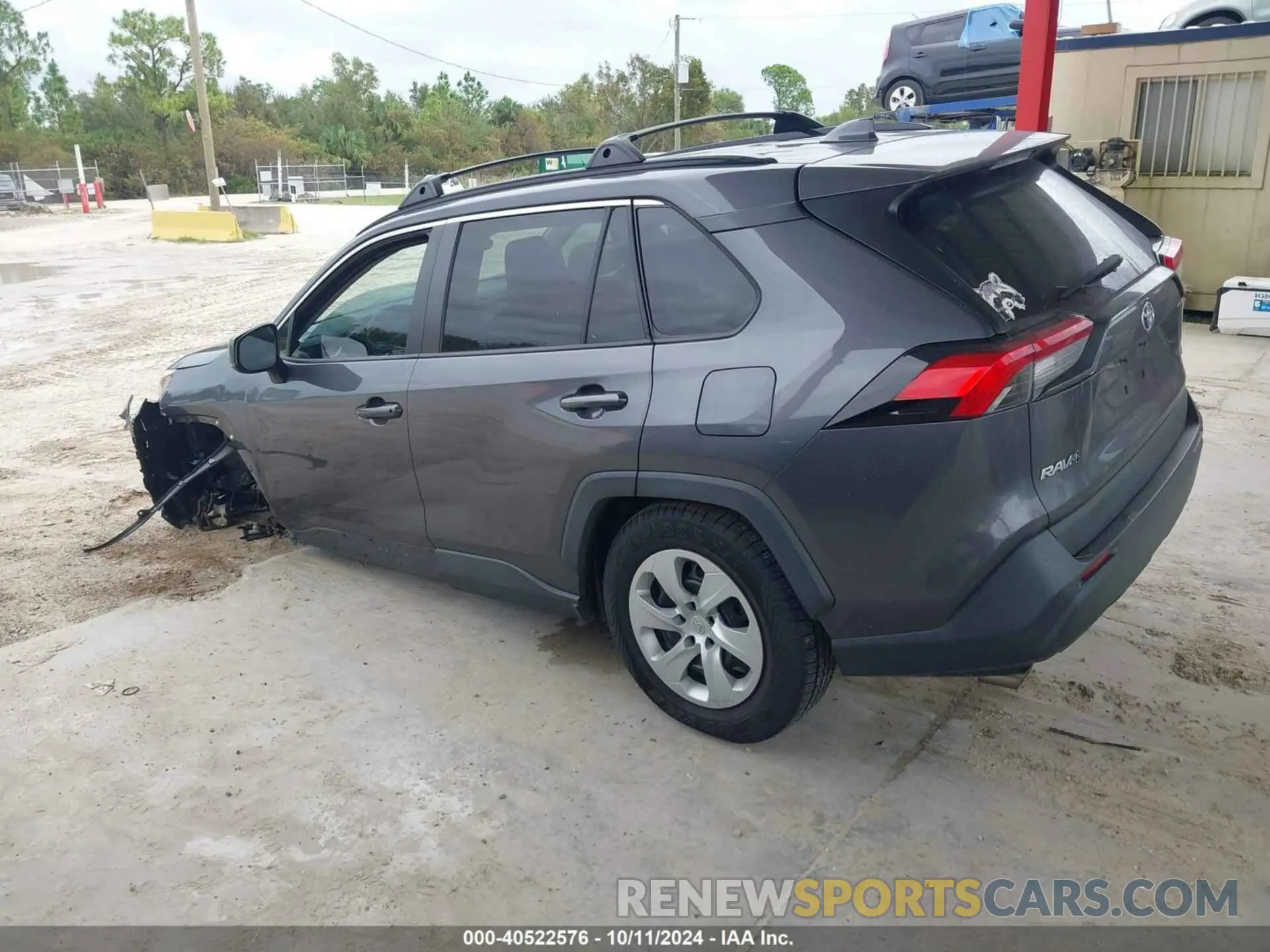 15 Photograph of a damaged car 2T3H1RFV1LW090928 TOYOTA RAV4 2020
