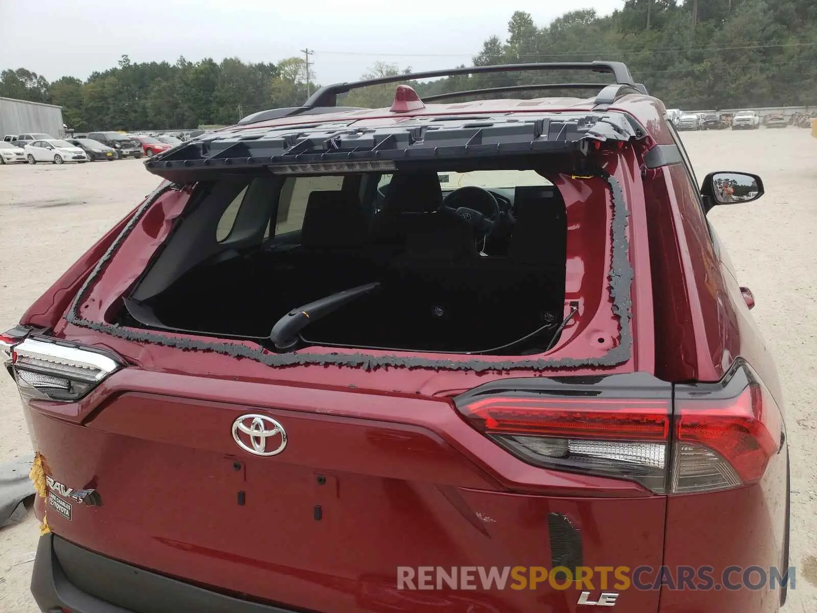 9 Photograph of a damaged car 2T3H1RFV1LW093537 TOYOTA RAV4 2020