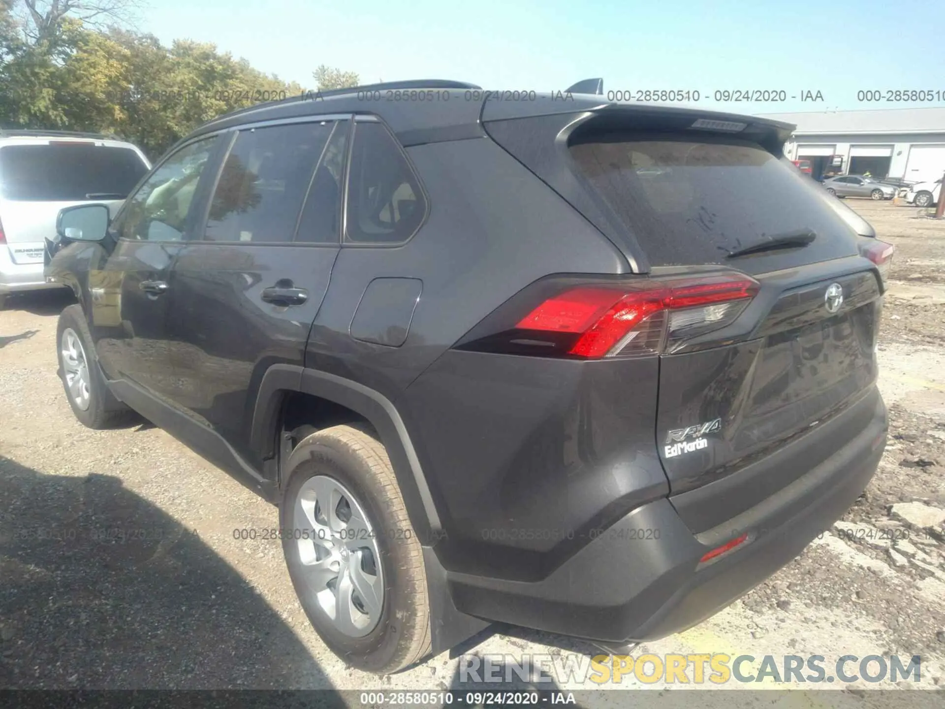 3 Фотография поврежденного автомобиля 2T3H1RFV2LW058859 TOYOTA RAV4 2020