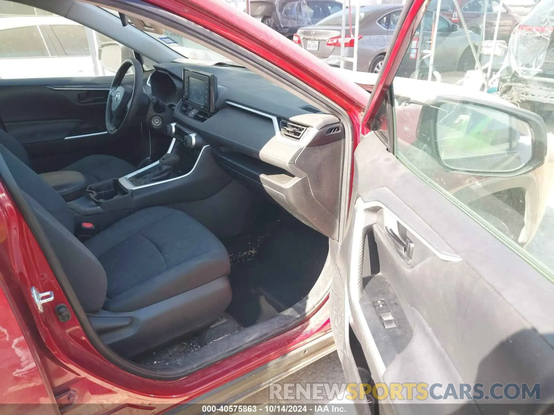 5 Photograph of a damaged car 2T3H1RFV2LW097726 TOYOTA RAV4 2020