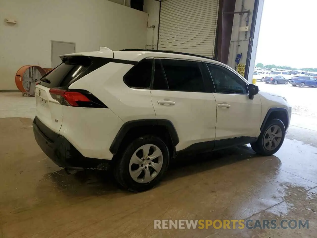 3 Photograph of a damaged car 2T3H1RFV3LC035446 TOYOTA RAV4 2020