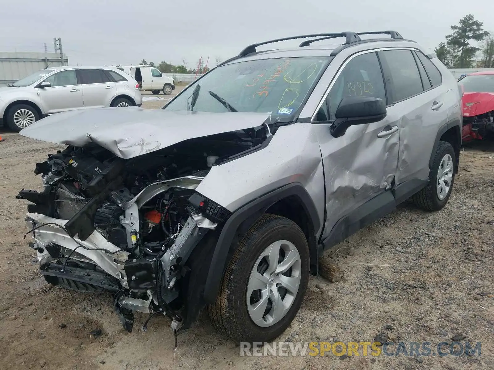2 Photograph of a damaged car 2T3H1RFV4LC045175 TOYOTA RAV4 2020