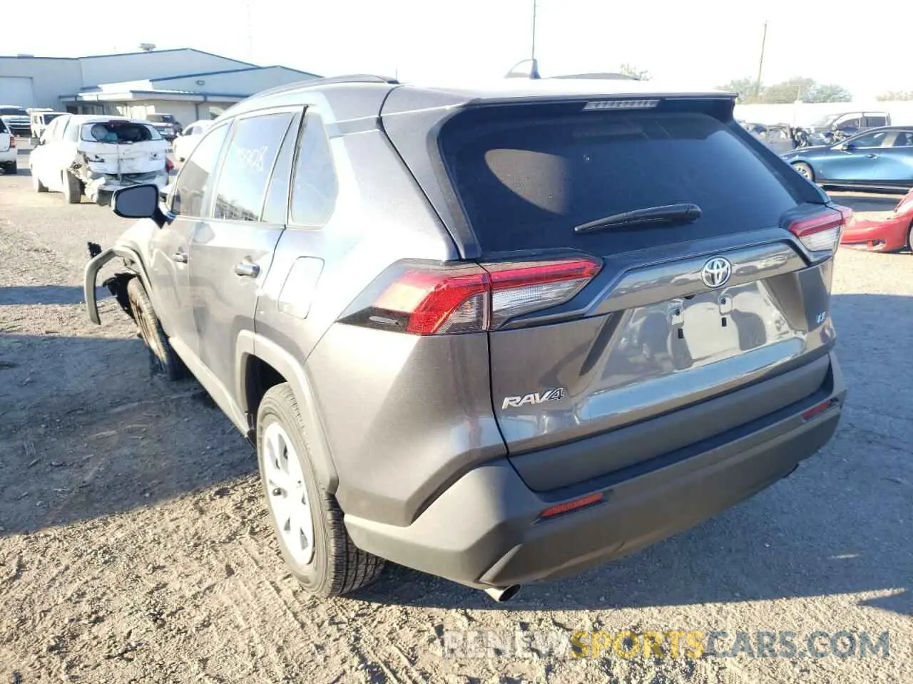 3 Фотография поврежденного автомобиля 2T3H1RFV4LC082744 TOYOTA RAV4 2020