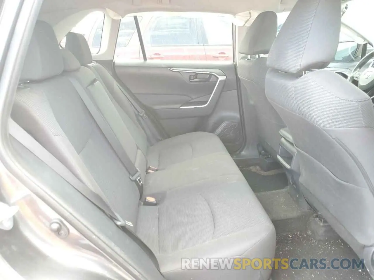 6 Photograph of a damaged car 2T3H1RFV4LC084087 TOYOTA RAV4 2020