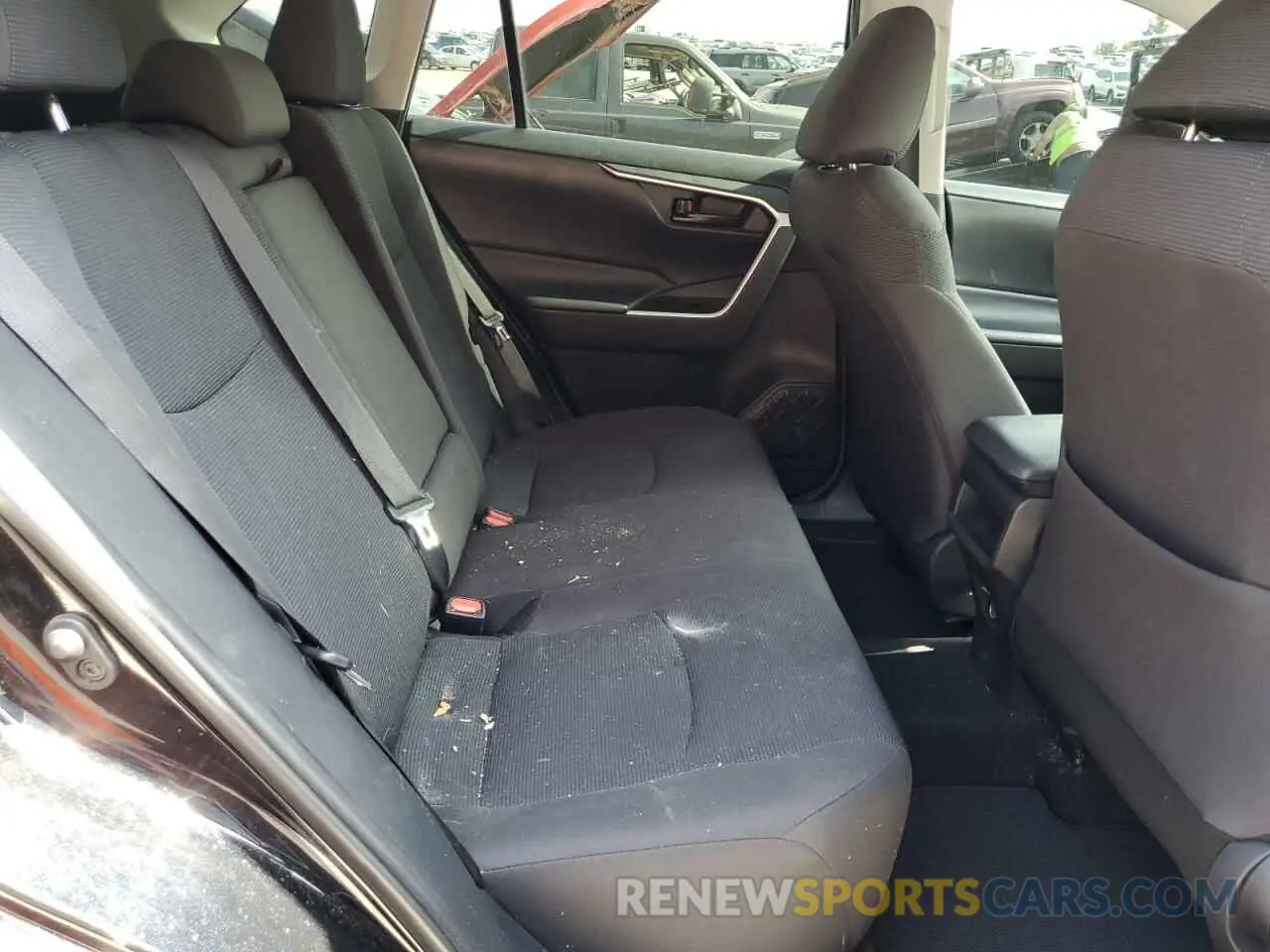 11 Photograph of a damaged car 2T3H1RFV4LW072097 TOYOTA RAV4 2020