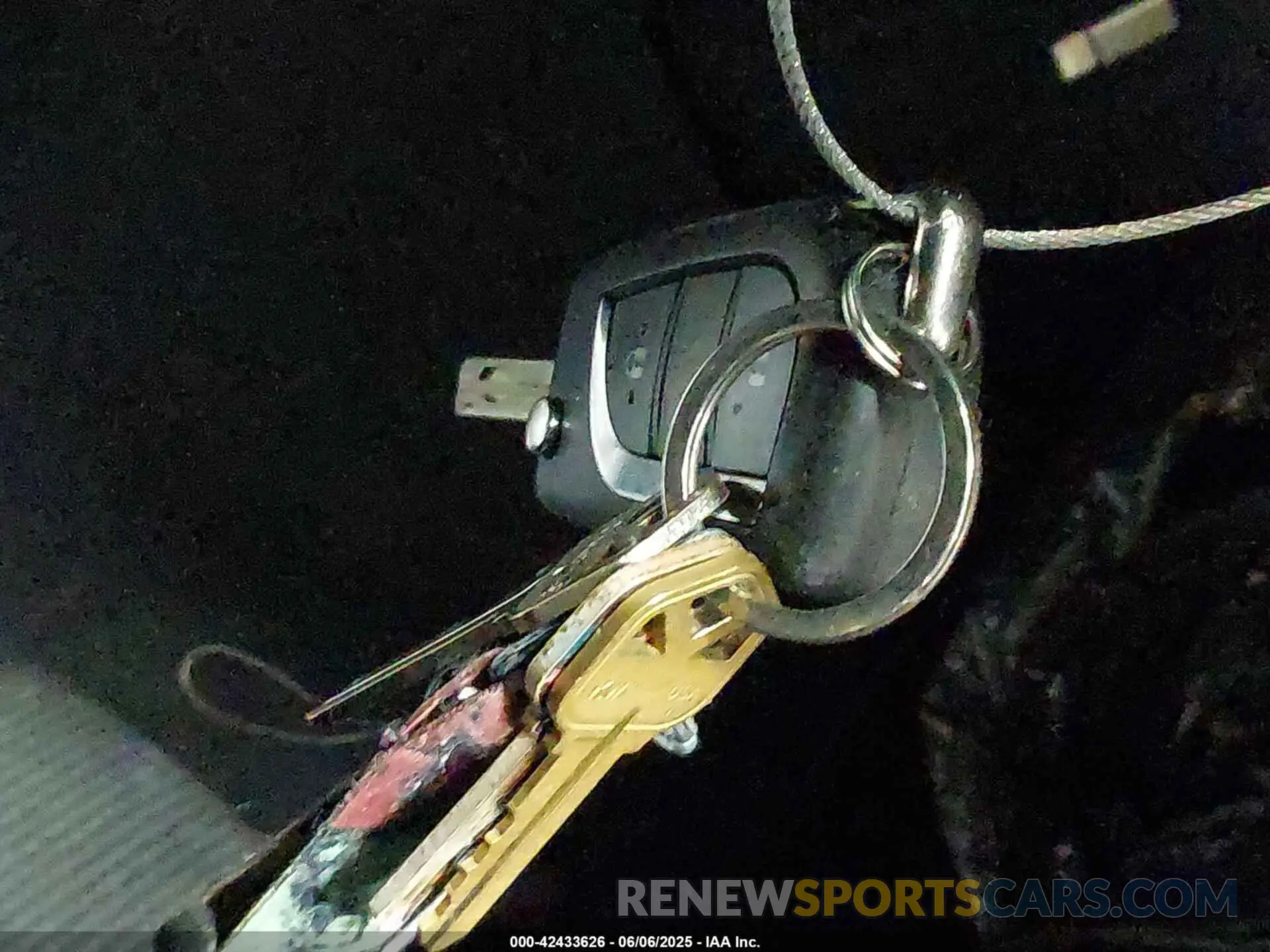 11 Photograph of a damaged car 2T3H1RFV4LW077400 TOYOTA RAV4 2020