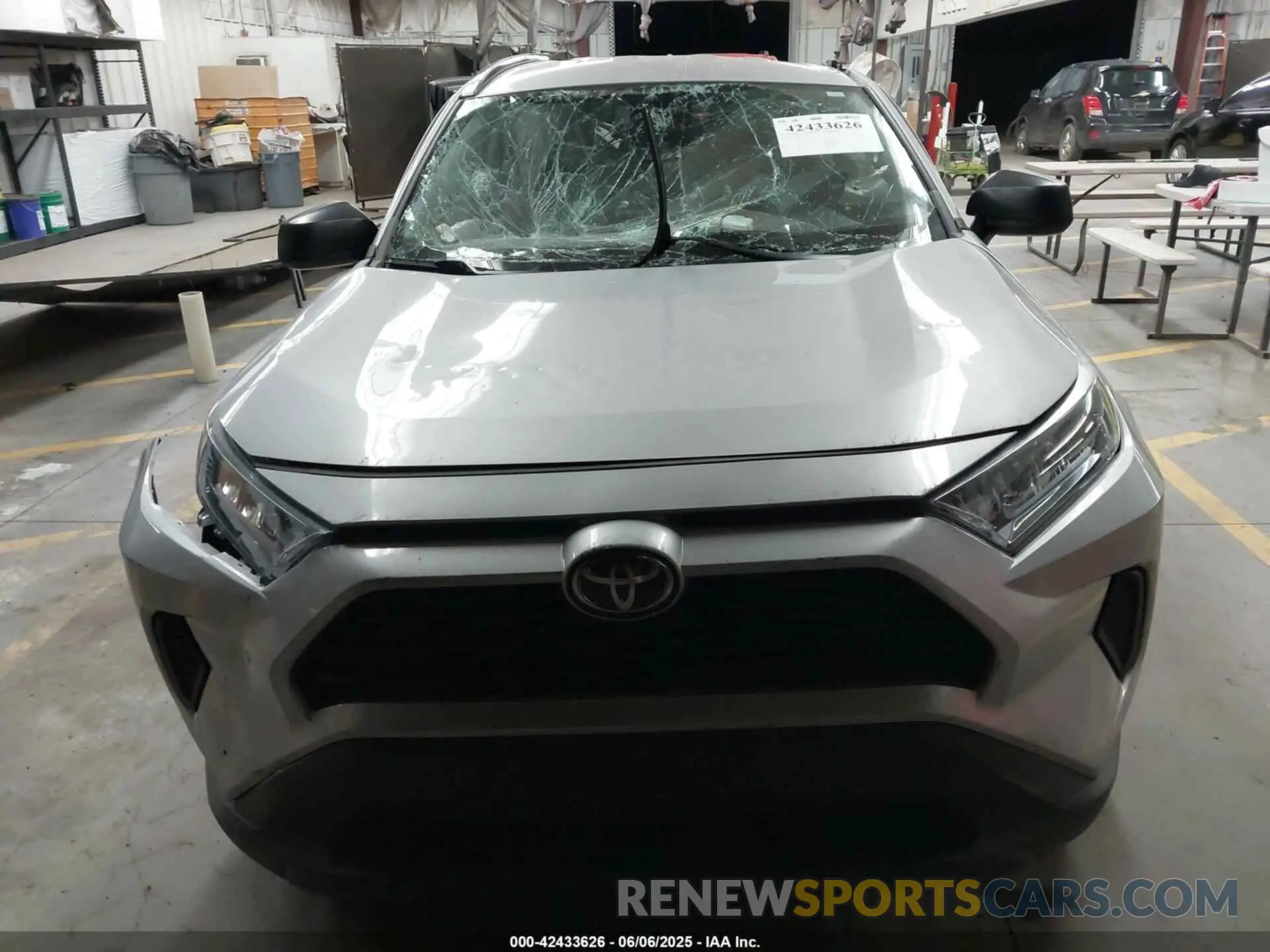 12 Photograph of a damaged car 2T3H1RFV4LW077400 TOYOTA RAV4 2020