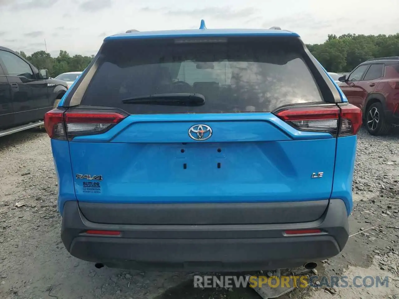 6 Photograph of a damaged car 2T3H1RFV5LC068187 TOYOTA RAV4 2020