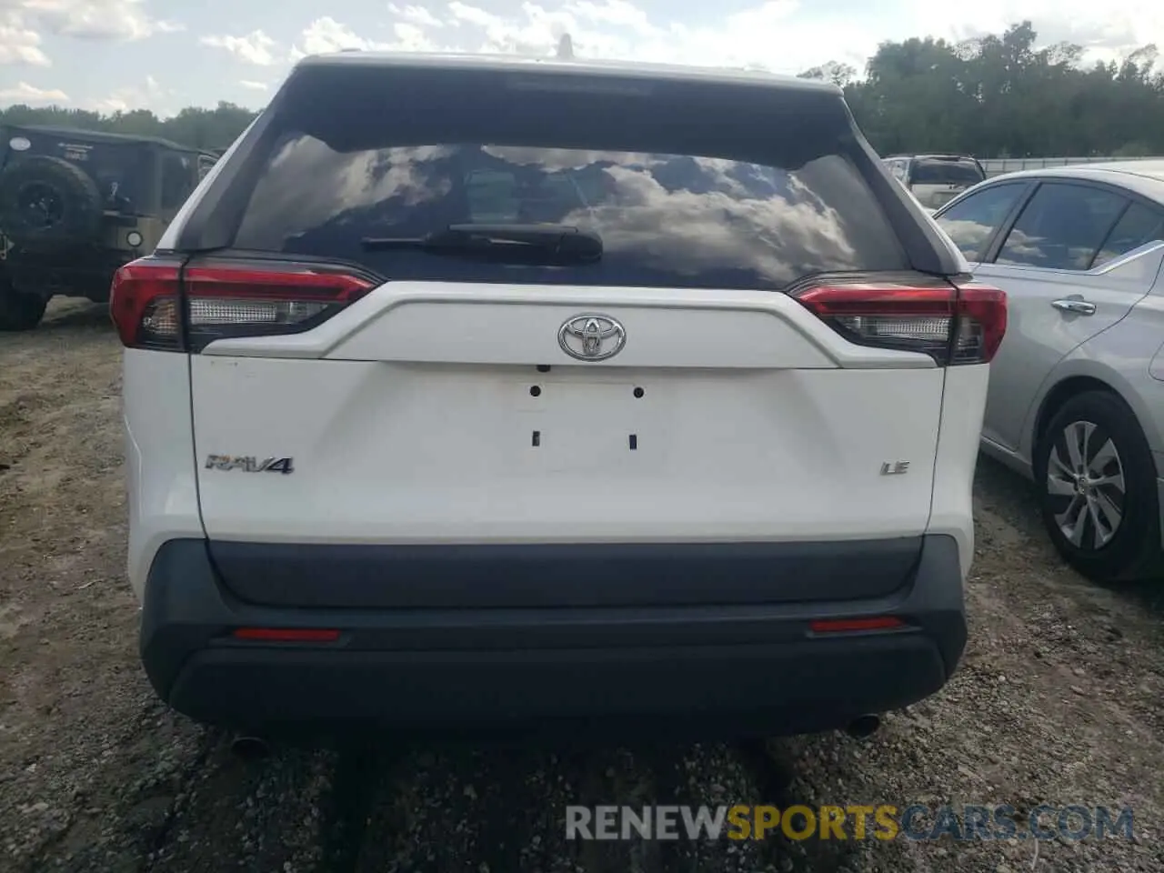 6 Photograph of a damaged car 2T3H1RFV5LC068612 TOYOTA RAV4 2020