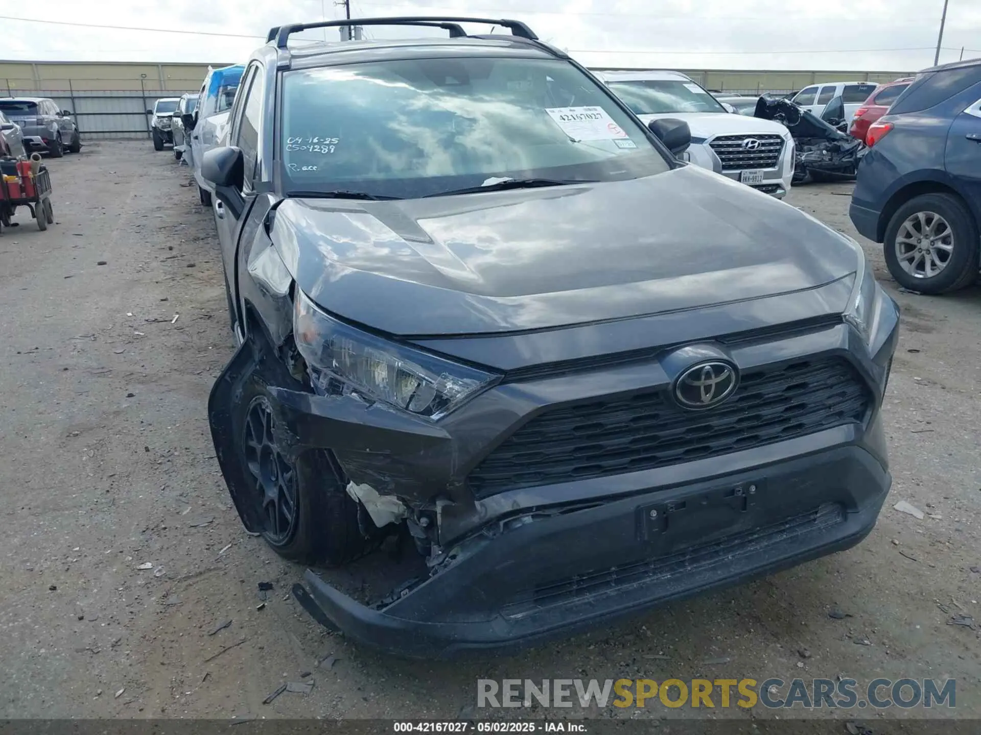 1 Photograph of a damaged car 2T3H1RFV5LW059634 TOYOTA RAV4 2020