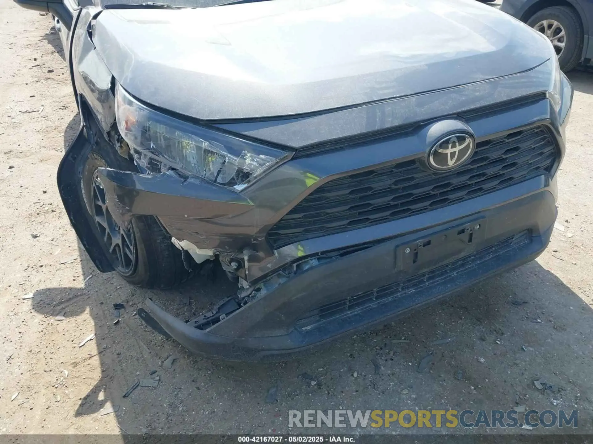 6 Photograph of a damaged car 2T3H1RFV5LW059634 TOYOTA RAV4 2020