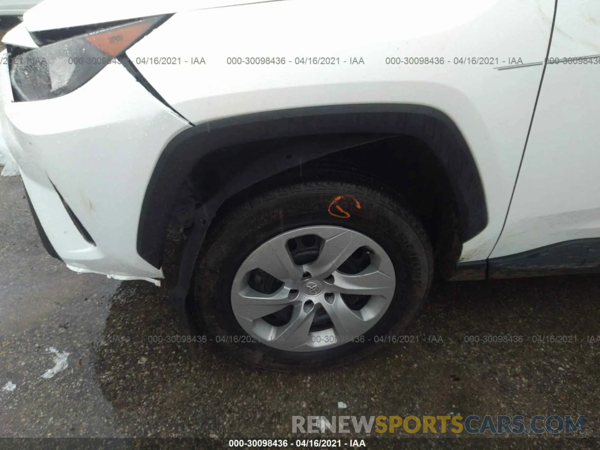 12 Photograph of a damaged car 2T3H1RFV5LW080547 TOYOTA RAV4 2020