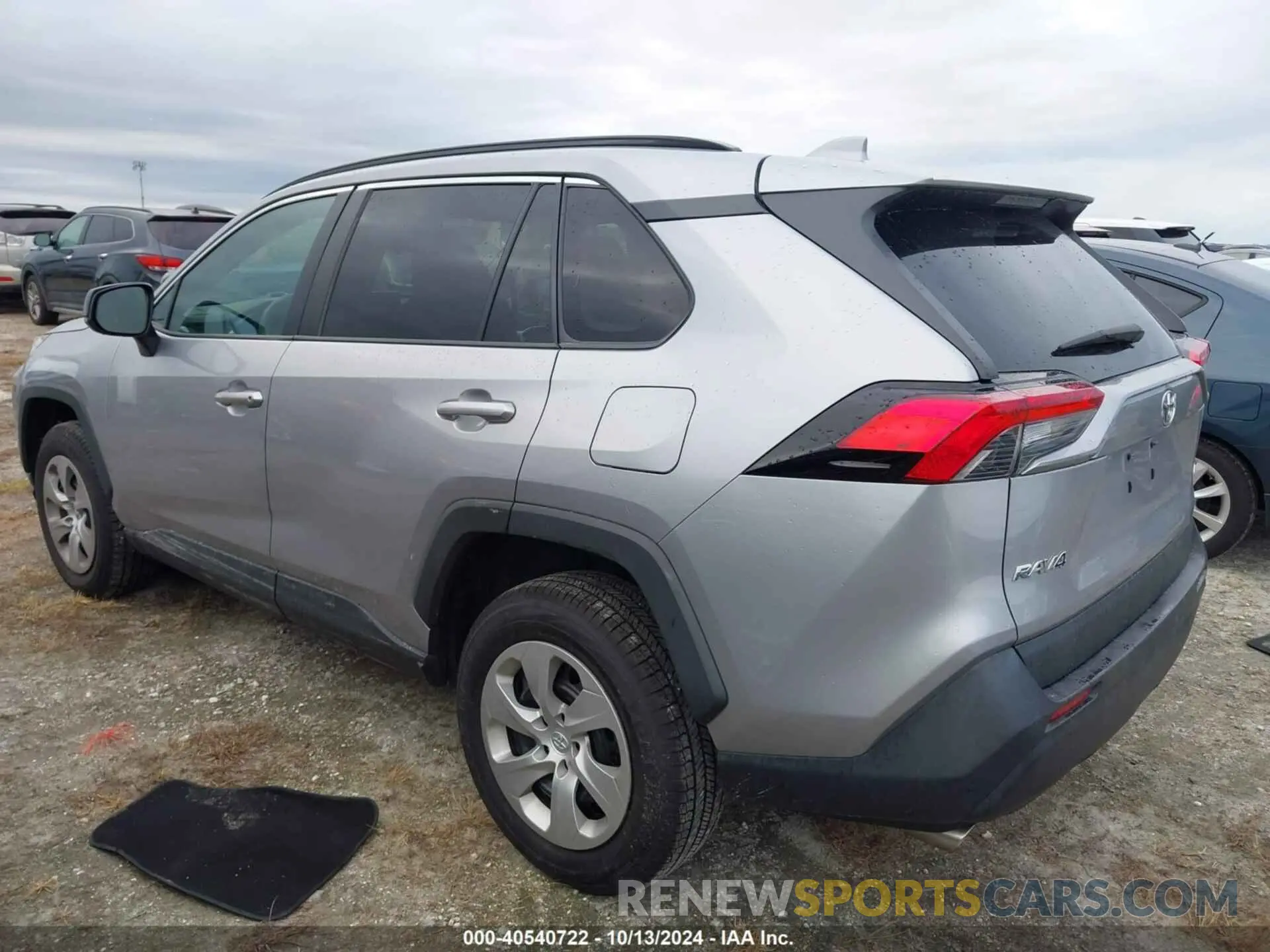 3 Photograph of a damaged car 2T3H1RFV6LC065718 TOYOTA RAV4 2020