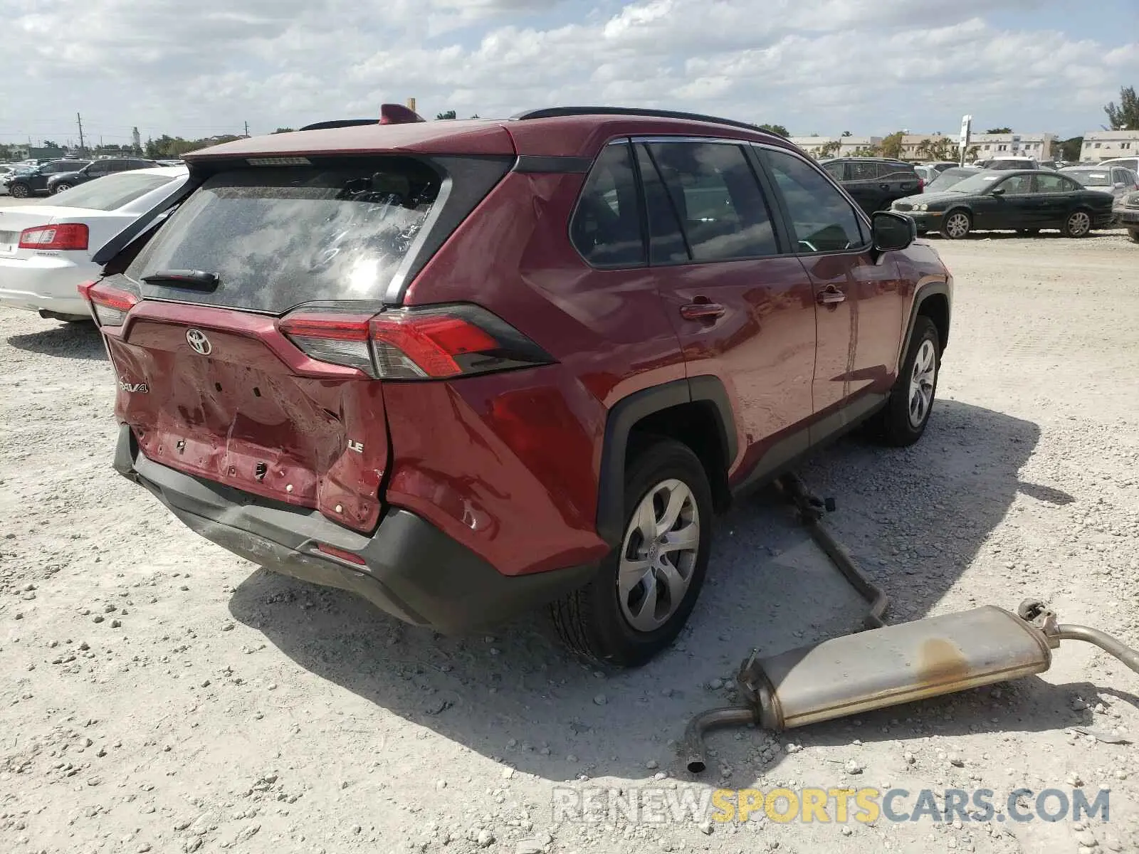 4 Photograph of a damaged car 2T3H1RFV6LC073575 TOYOTA RAV4 2020