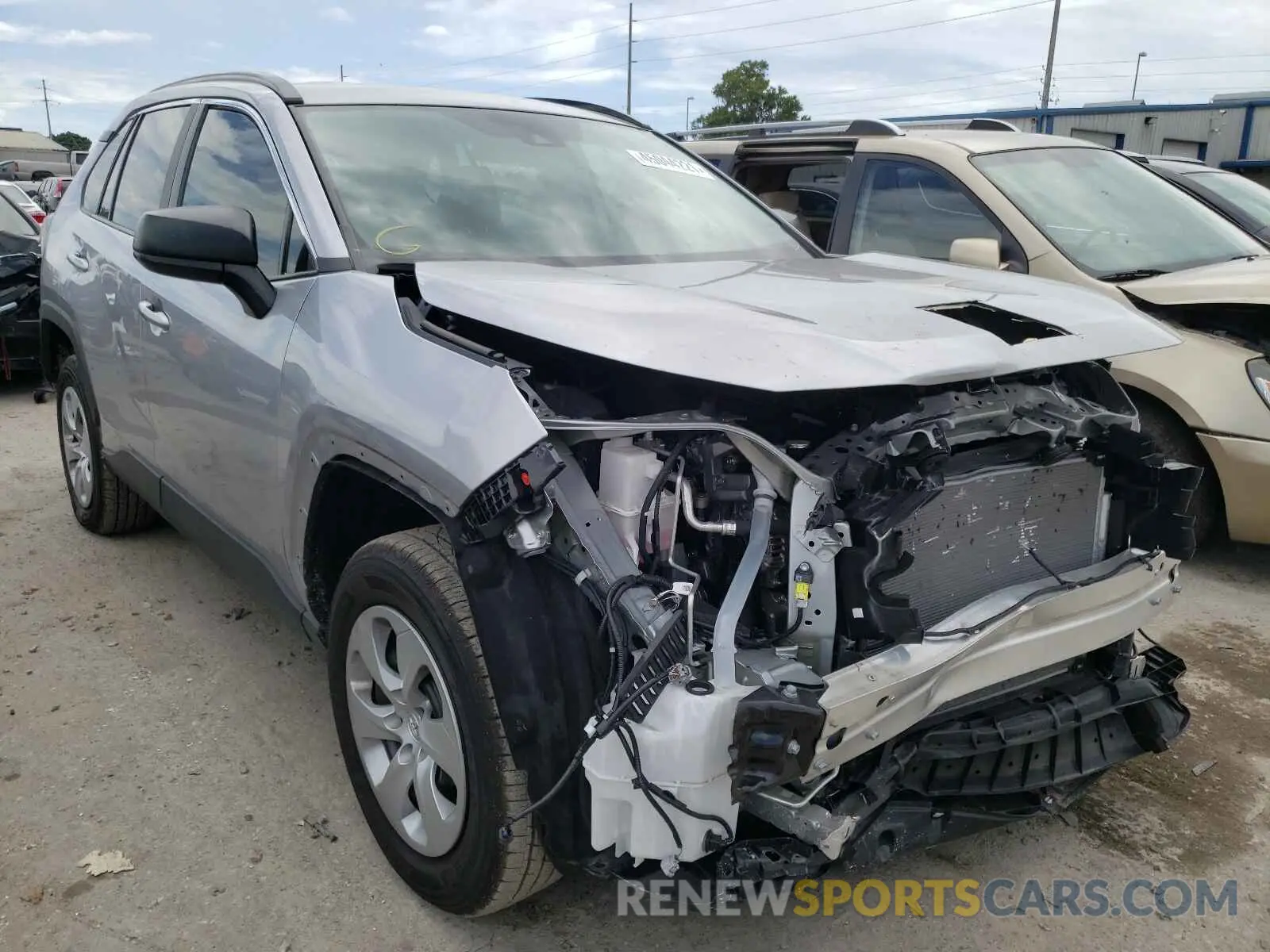 1 Photograph of a damaged car 2T3H1RFV6LC074063 TOYOTA RAV4 2020