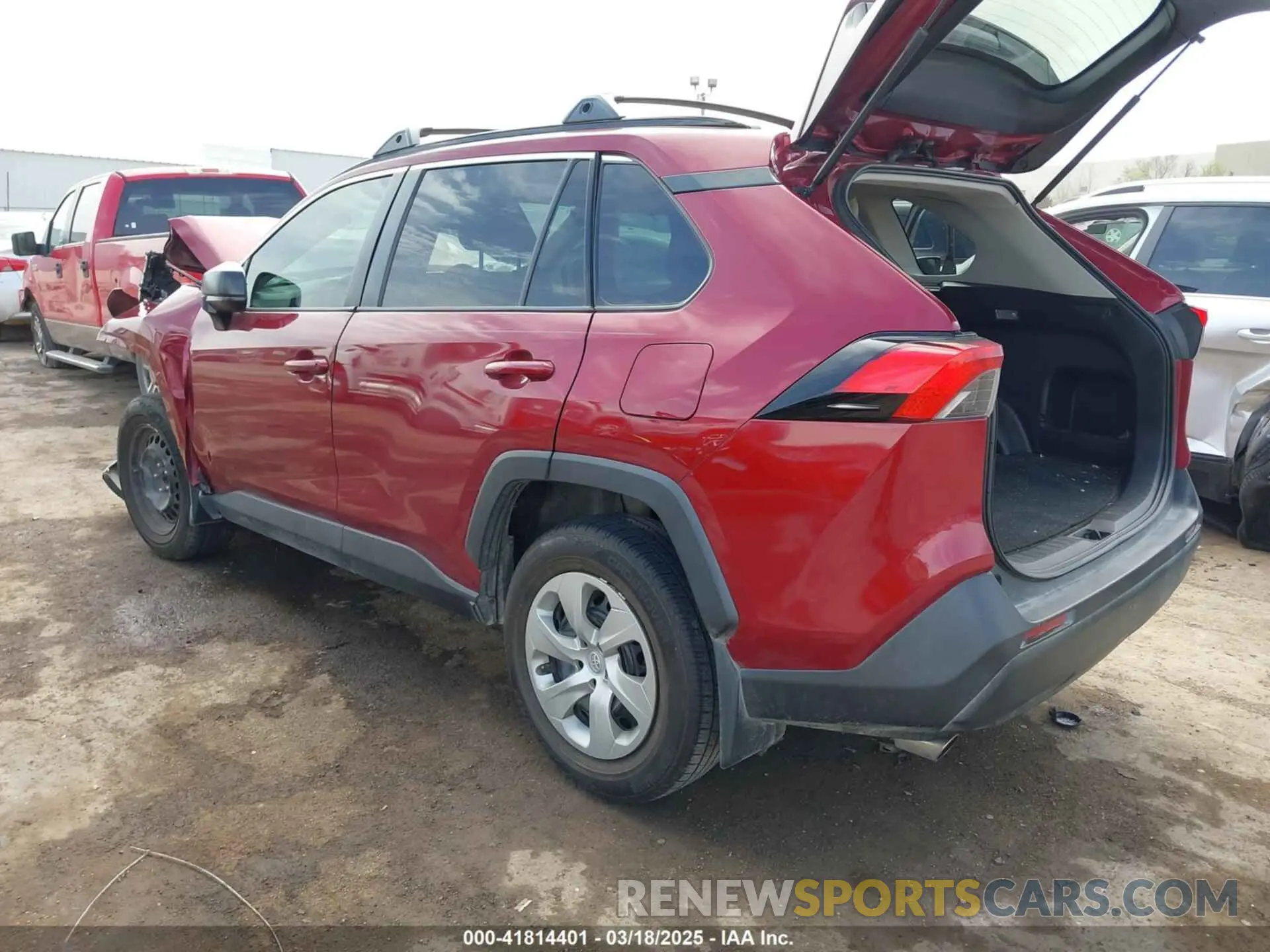 3 Фотография поврежденного автомобиля 2T3H1RFV6LW075311 TOYOTA RAV4 2020
