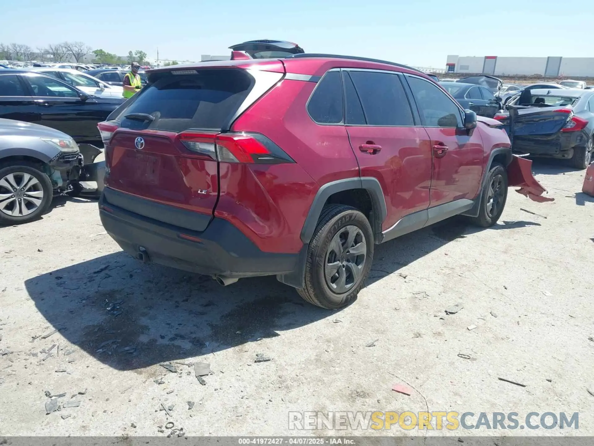 4 Photograph of a damaged car 2T3H1RFV6LW088365 TOYOTA RAV4 2020