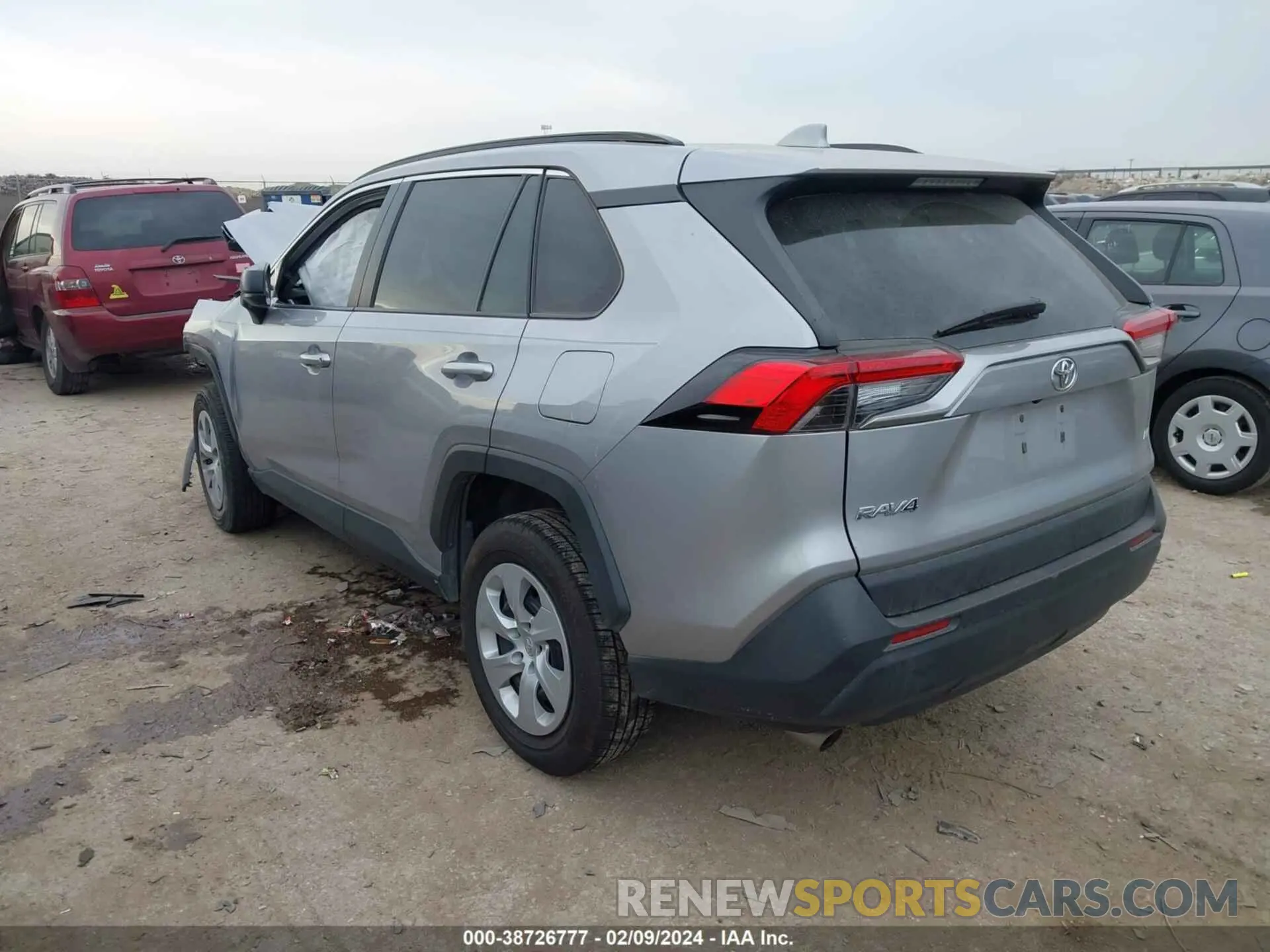 3 Фотография поврежденного автомобиля 2T3H1RFV7LC042030 TOYOTA RAV4 2020