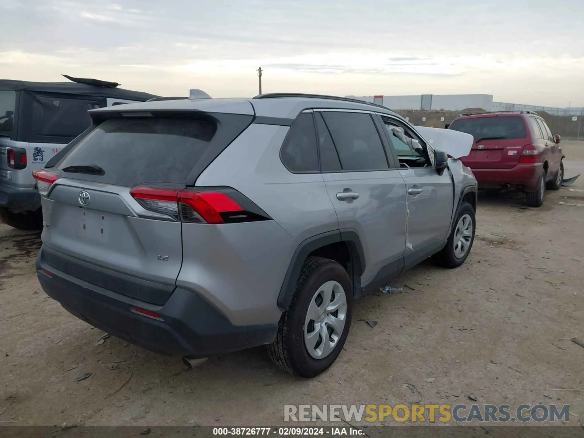 4 Фотография поврежденного автомобиля 2T3H1RFV7LC042030 TOYOTA RAV4 2020