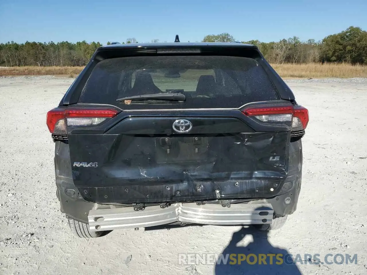 6 Photograph of a damaged car 2T3H1RFV7LC054453 TOYOTA RAV4 2020