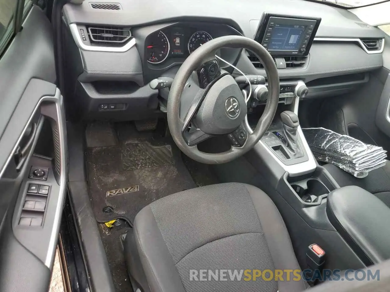 8 Photograph of a damaged car 2T3H1RFV7LW079710 TOYOTA RAV4 2020