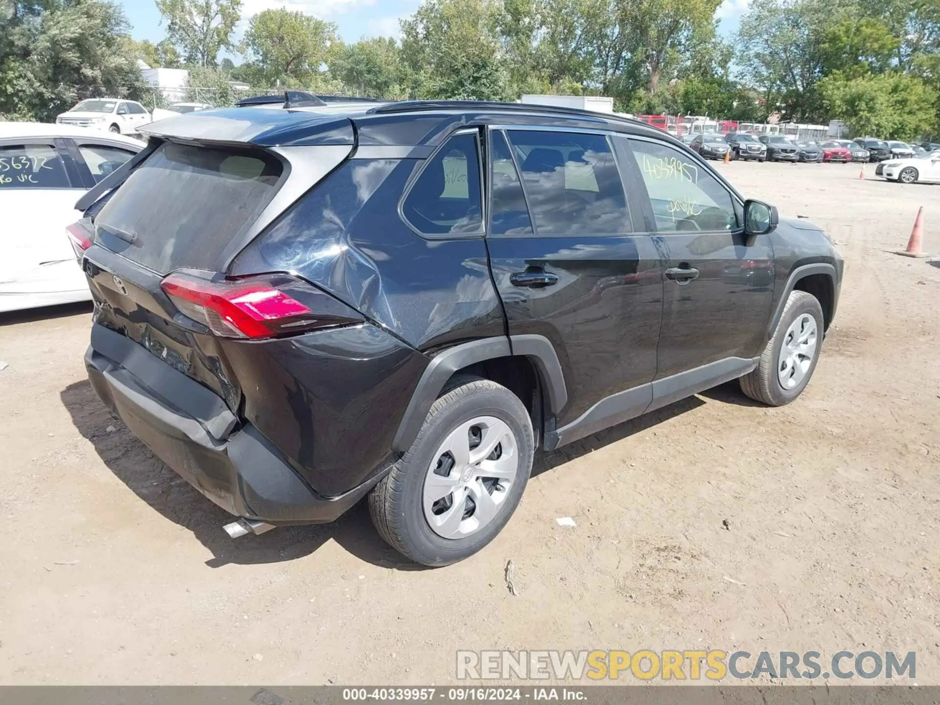 4 Photograph of a damaged car 2T3H1RFV7LW095485 TOYOTA RAV4 2020